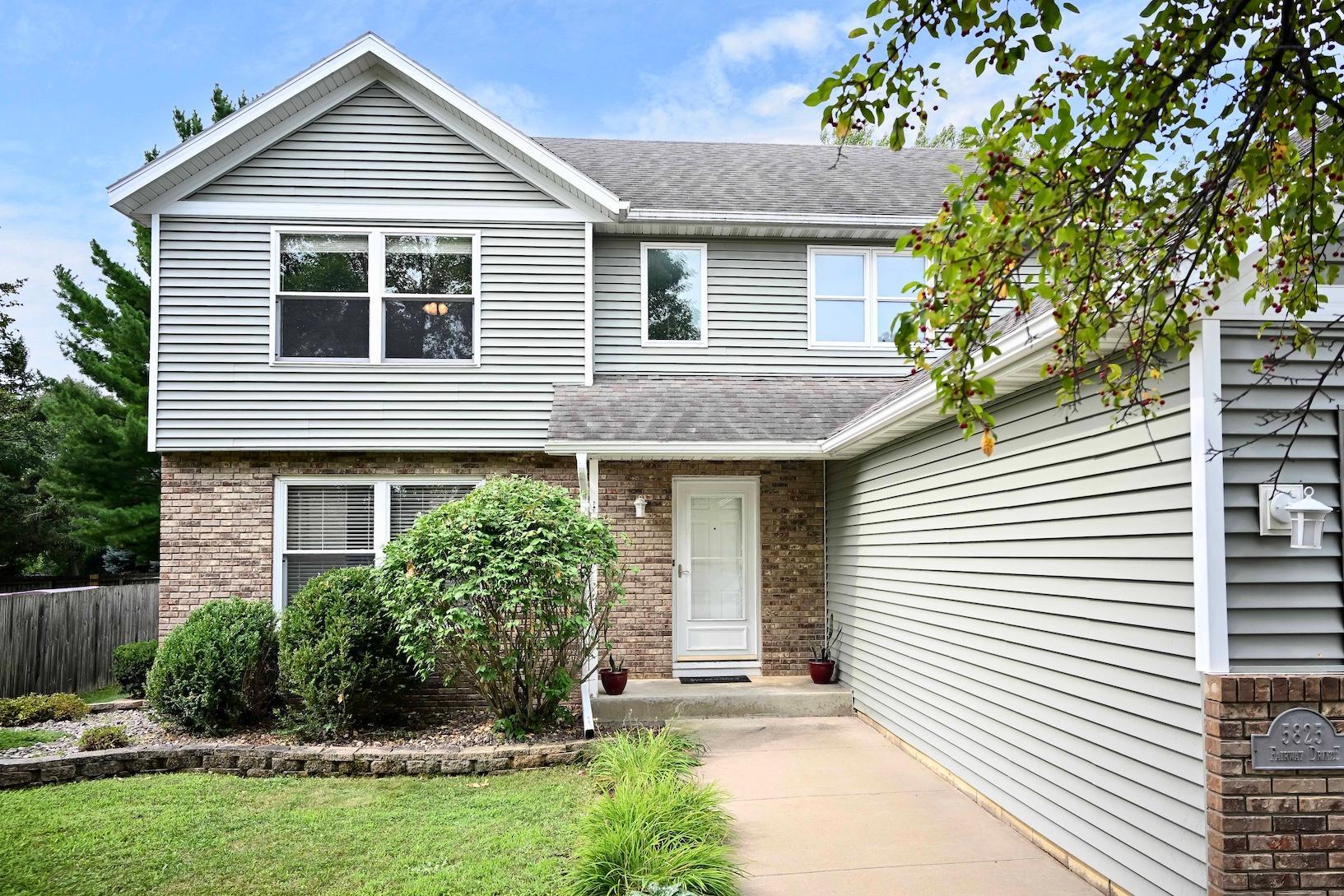 2nd image of 5825 Fairway Dr Nw, Rochester, MN 55901 | MLS# 7128453