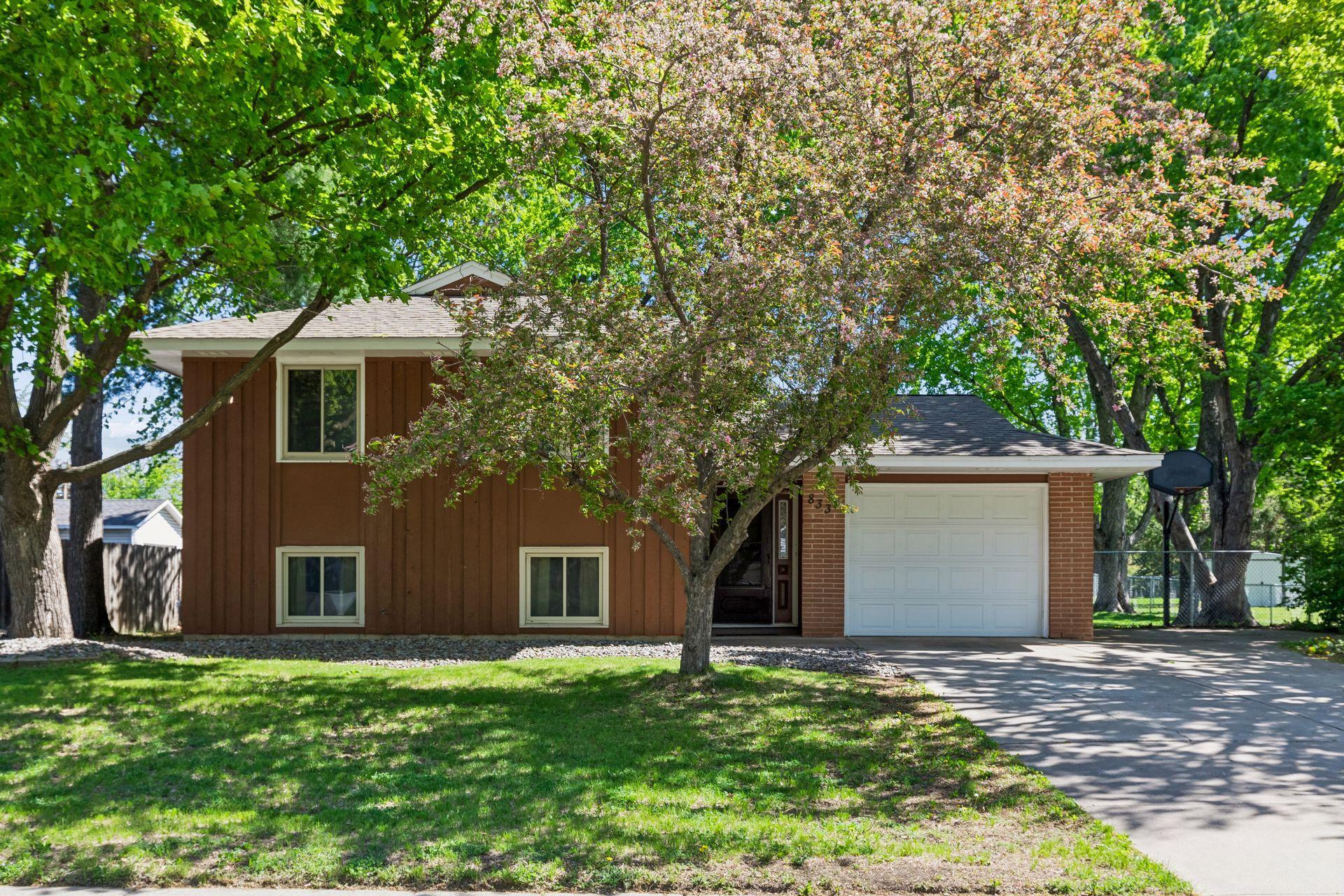 2nd image of 833 Oriole Dr, Saint Paul, MN 55124 | MLS# 7128478