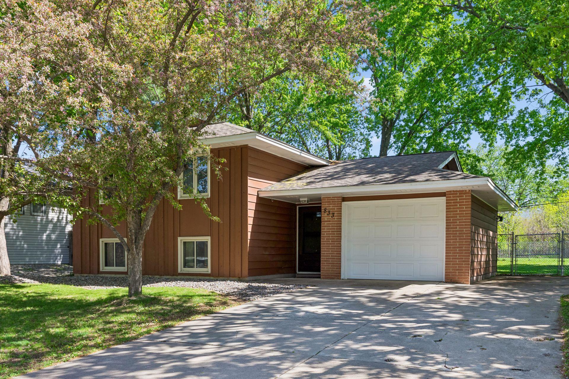 3rd image of 833 Oriole Dr, Saint Paul, MN 55124 | MLS# 7128478