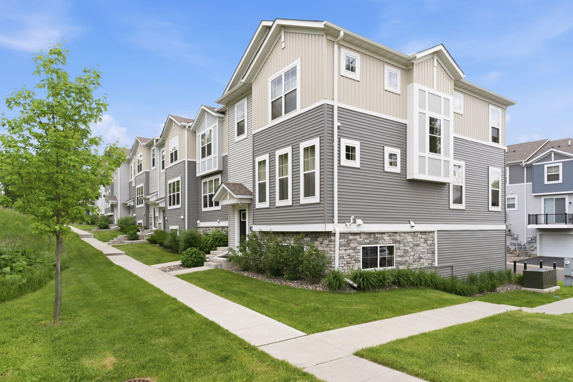 1st image of 2864 Lexington Pl N, Saint Paul, MN 55113 | MLS# 7128590
