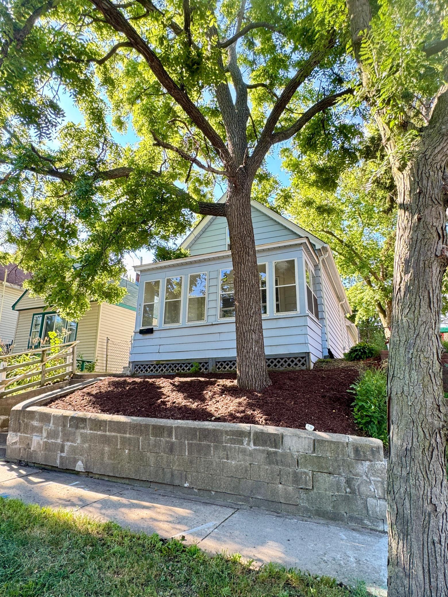 3rd image of 486 Lawson Ave W, Saint Paul, MN 55117 | MLS# 7128751