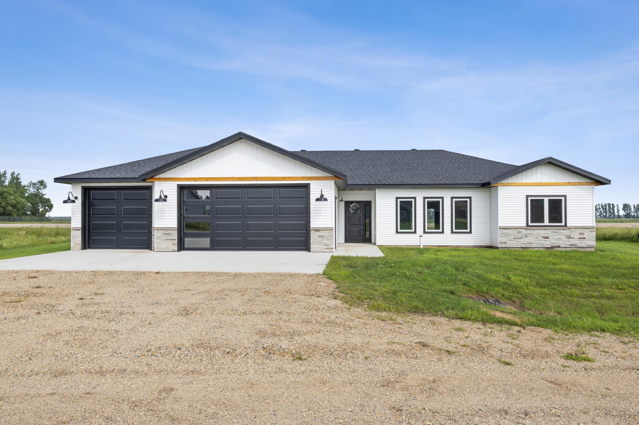 1st image of 106 Pine Dr, Hankinson, ND 58041 | MLS# 7128791