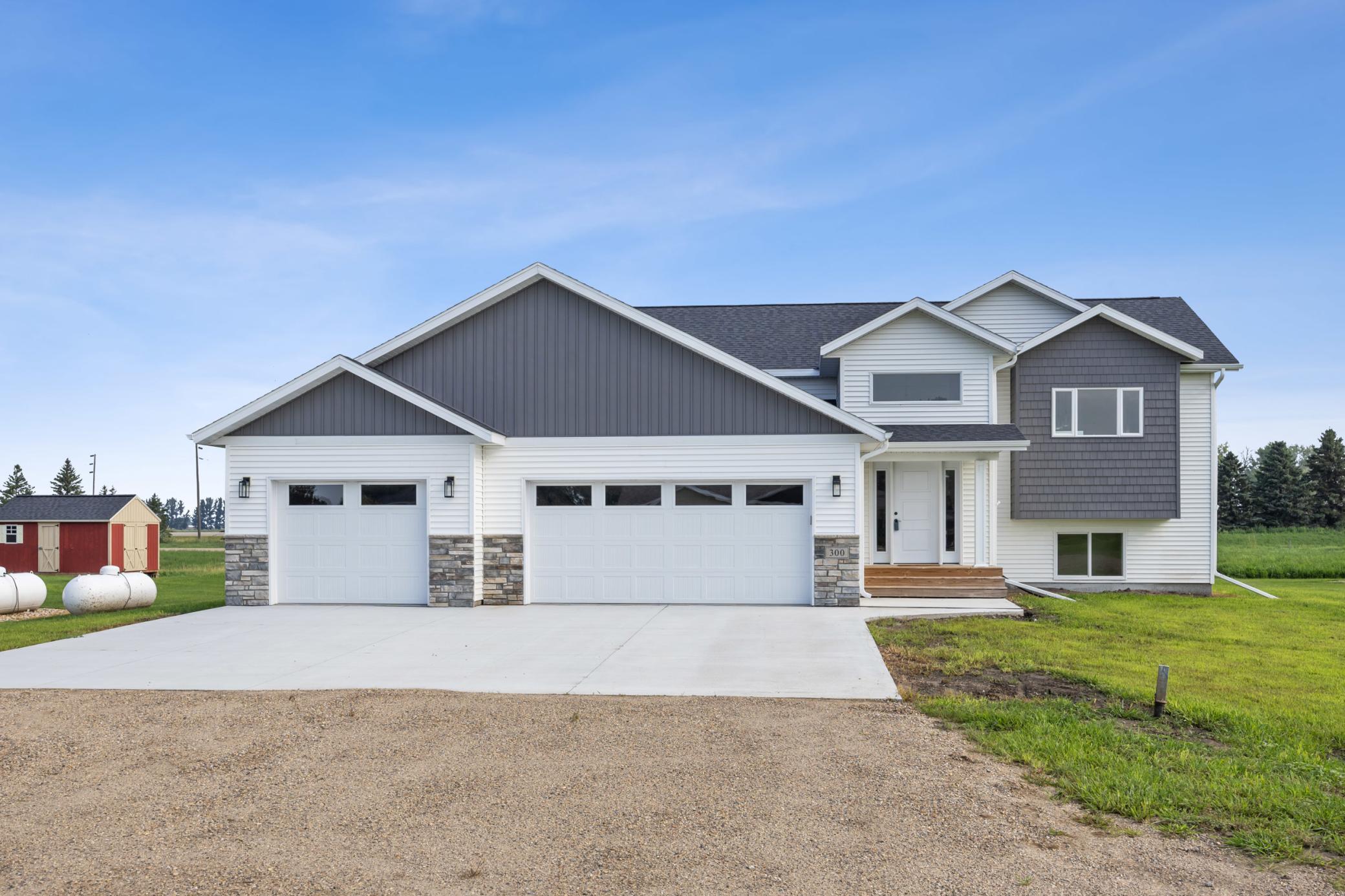 1st image of 300 Prairie Dr N, Hankinson, ND 58041 | MLS# 7128802
