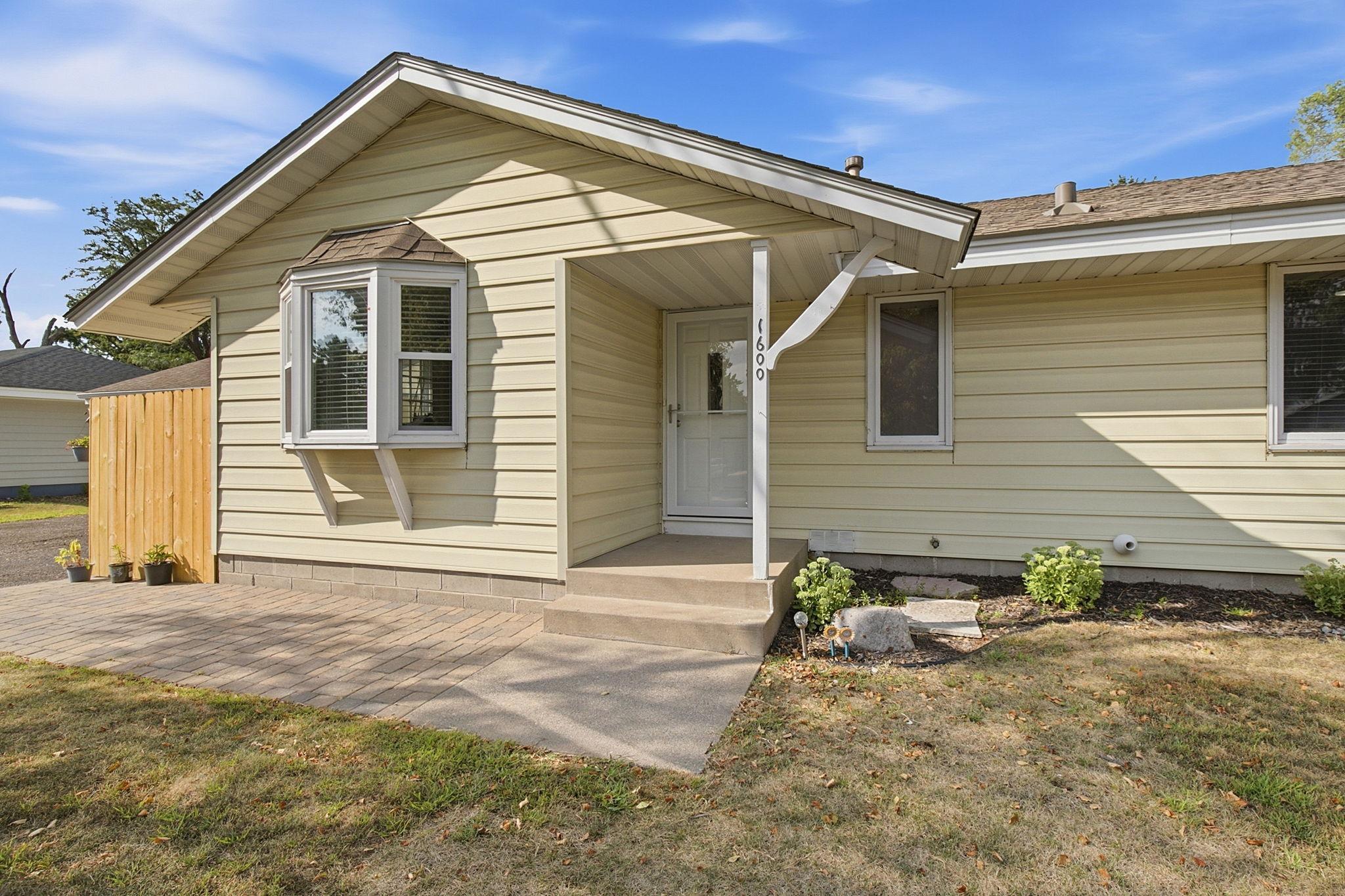 4th image of 1600 Amy Lane, Brooklyn Center, MN 55430 | MLS# 7128805