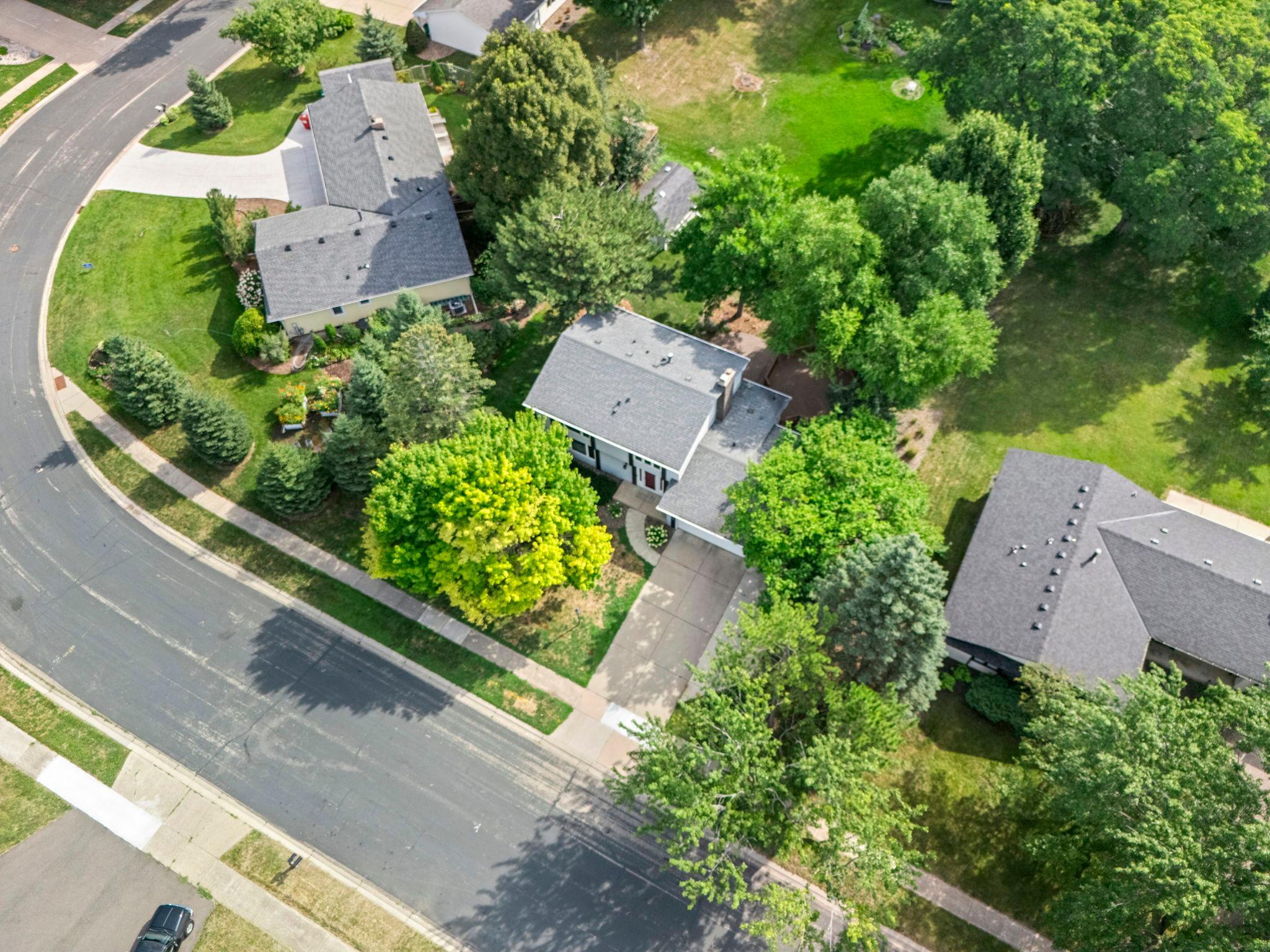 2nd image of 9609 Utica Rd, Minneapolis, MN 55437 | MLS# 7128813