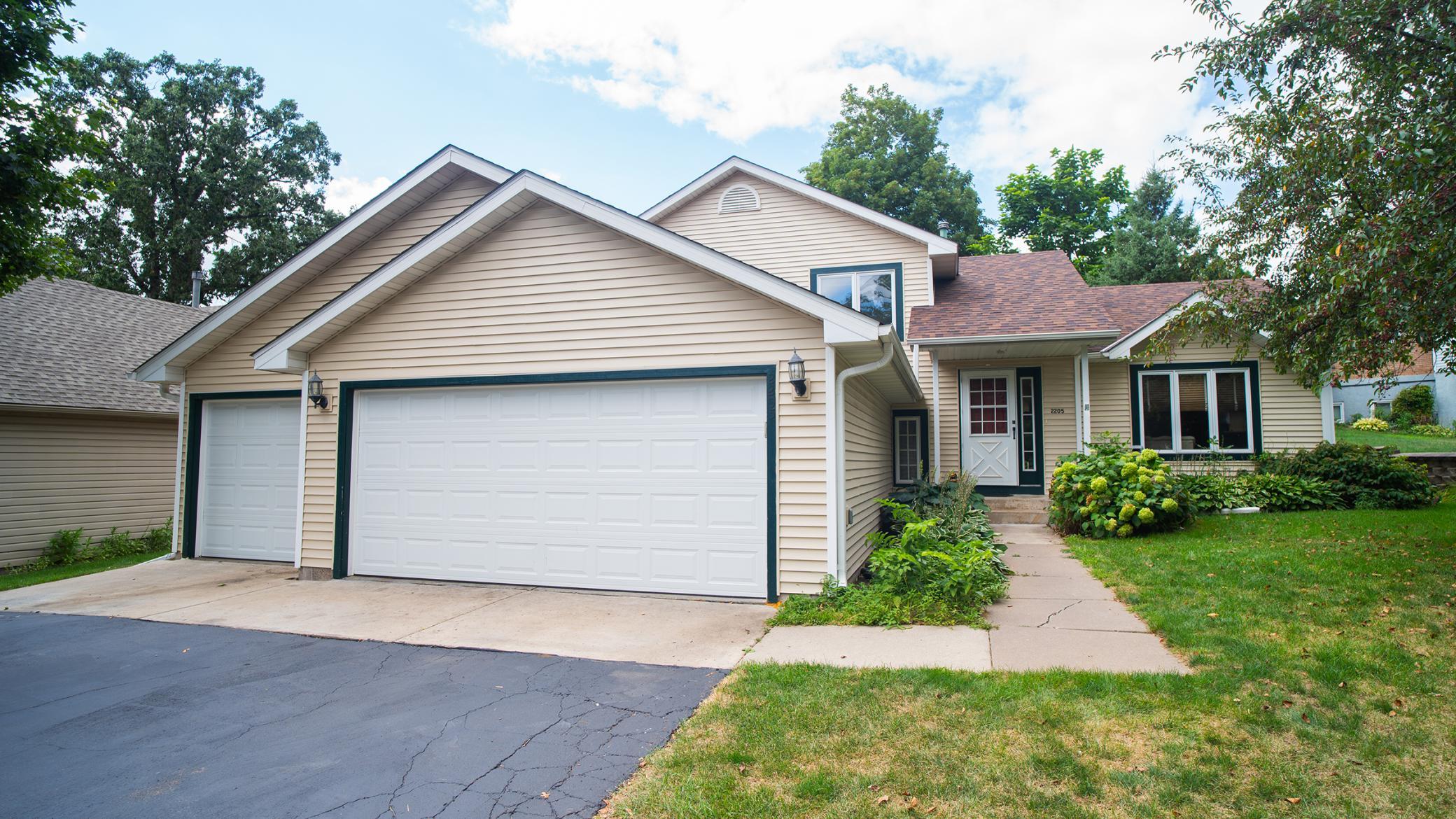 1st image of 2205 Jennifer Ct, Saint Paul, MN 55109 | MLS# 7128873