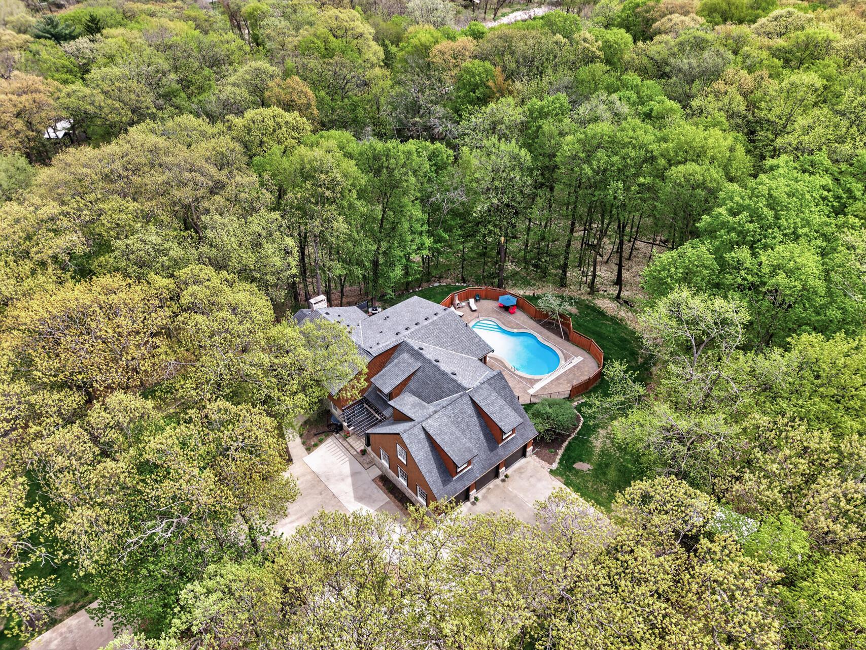 2nd image of 19055 Ridgewood Rd, Wayzata, MN 55391 | MLS# 7128938