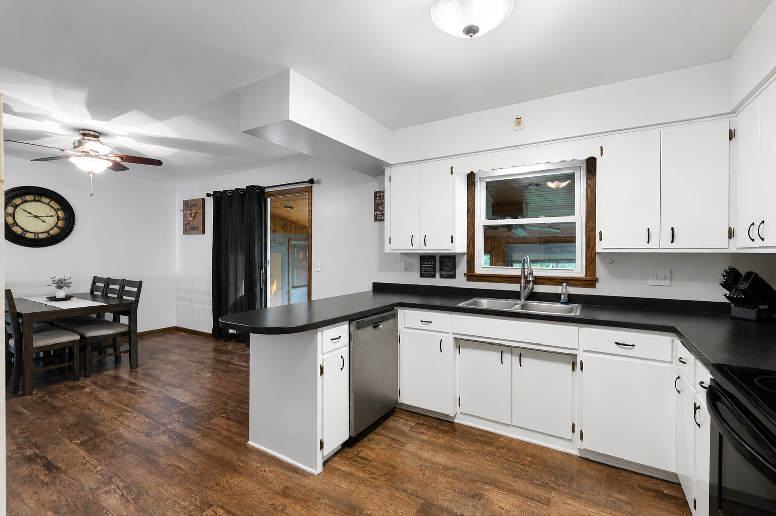 3rd image of 1516 Wellington Crescent, Faribault, MN 55021 | MLS# 7129045