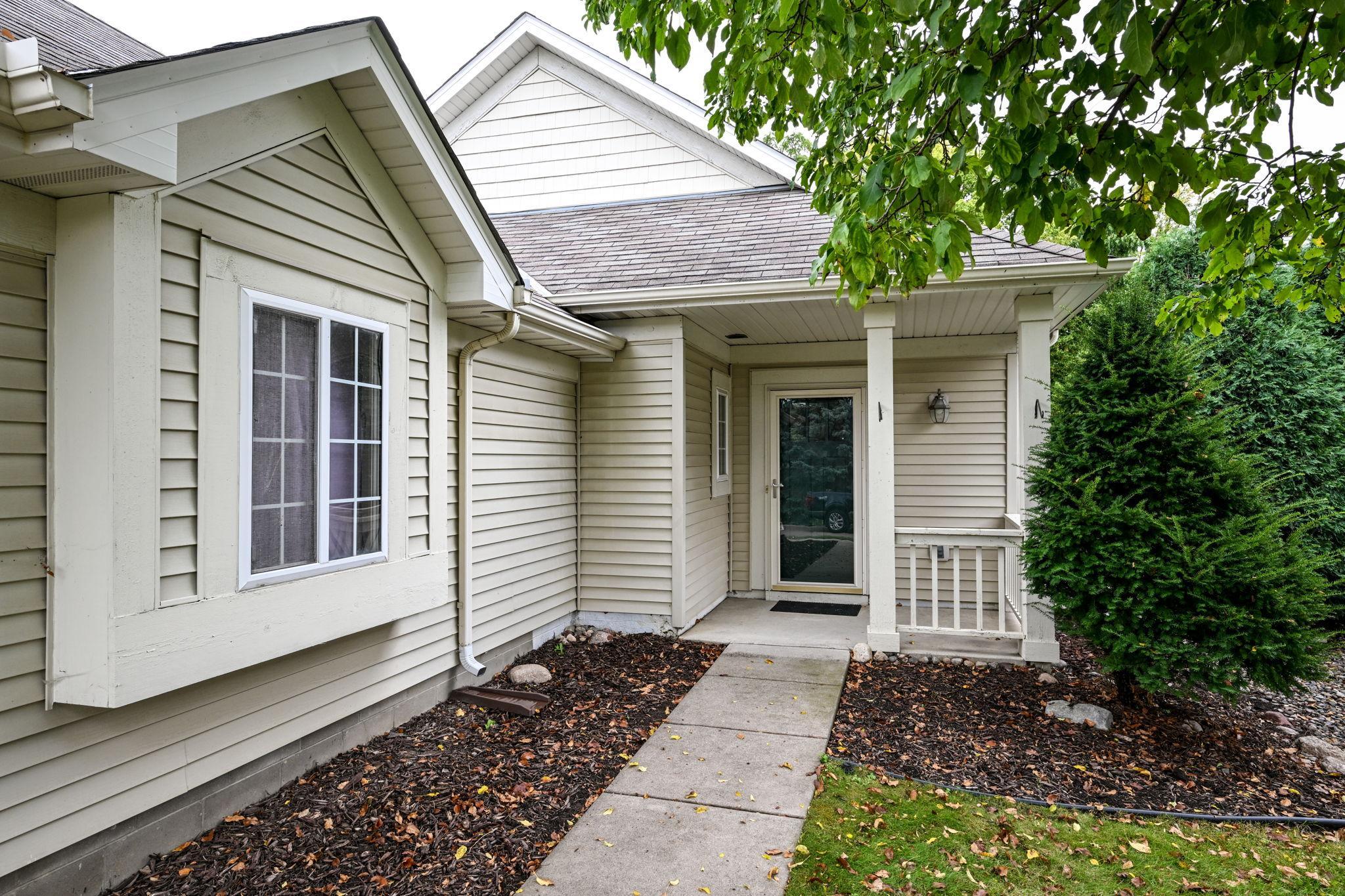 2nd image of 4210 Lawndale Ln N, Minneapolis, MN 55446 | MLS# 7129048