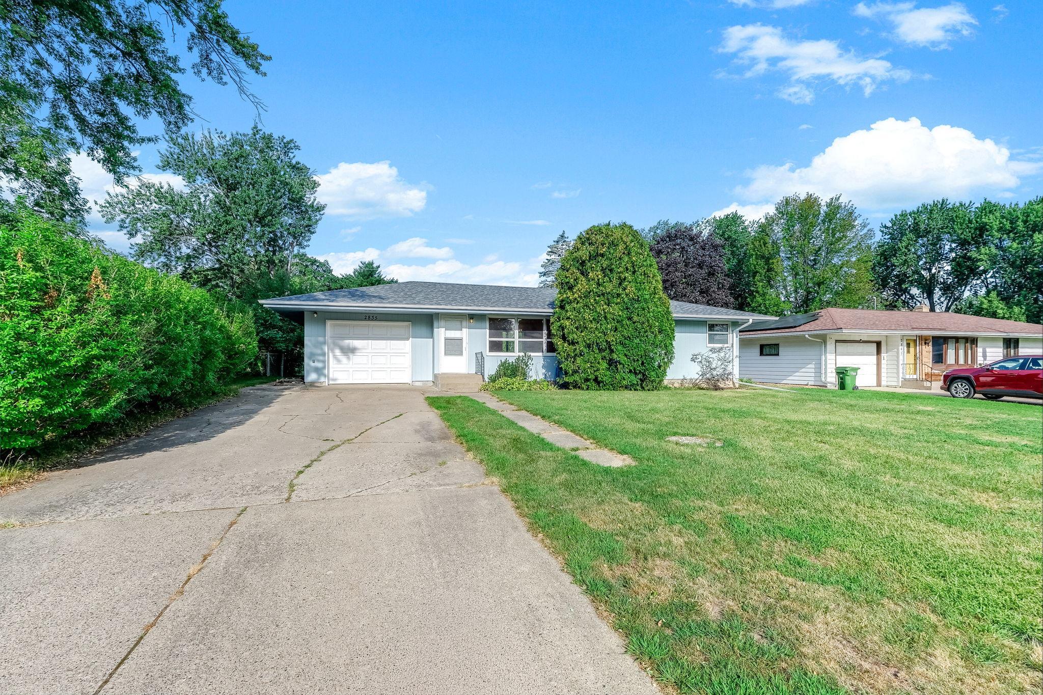 1st image of 2835 Galtier St, Roseville, MN 55113 | MLS# 7129061