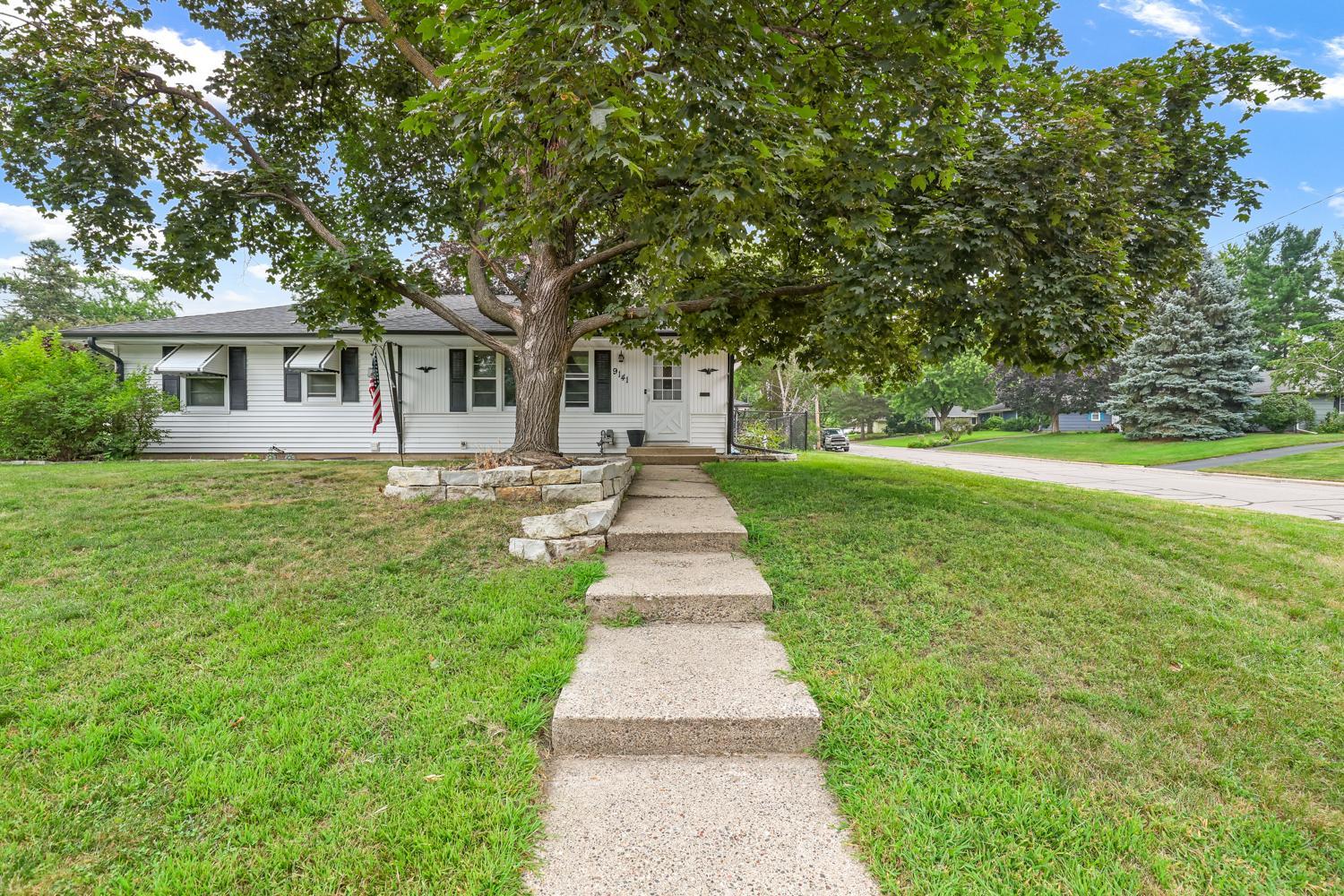 1st image of 9141 Oliver Ave S, Minneapolis, MN 55431 | MLS# 7129102