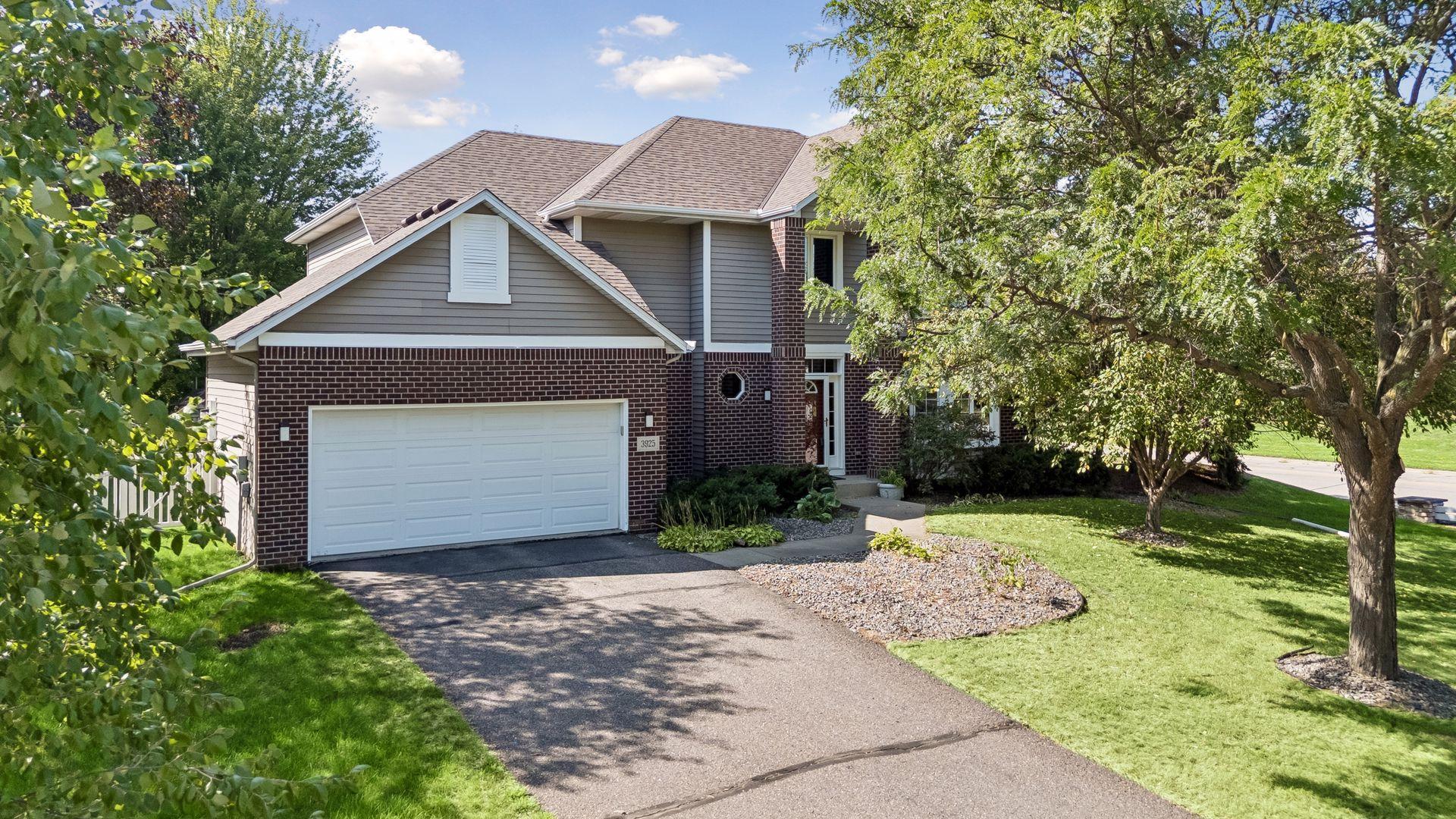 2nd image of 3925 Urbandale Ln N, Minneapolis, MN 55446 | MLS# 7129160