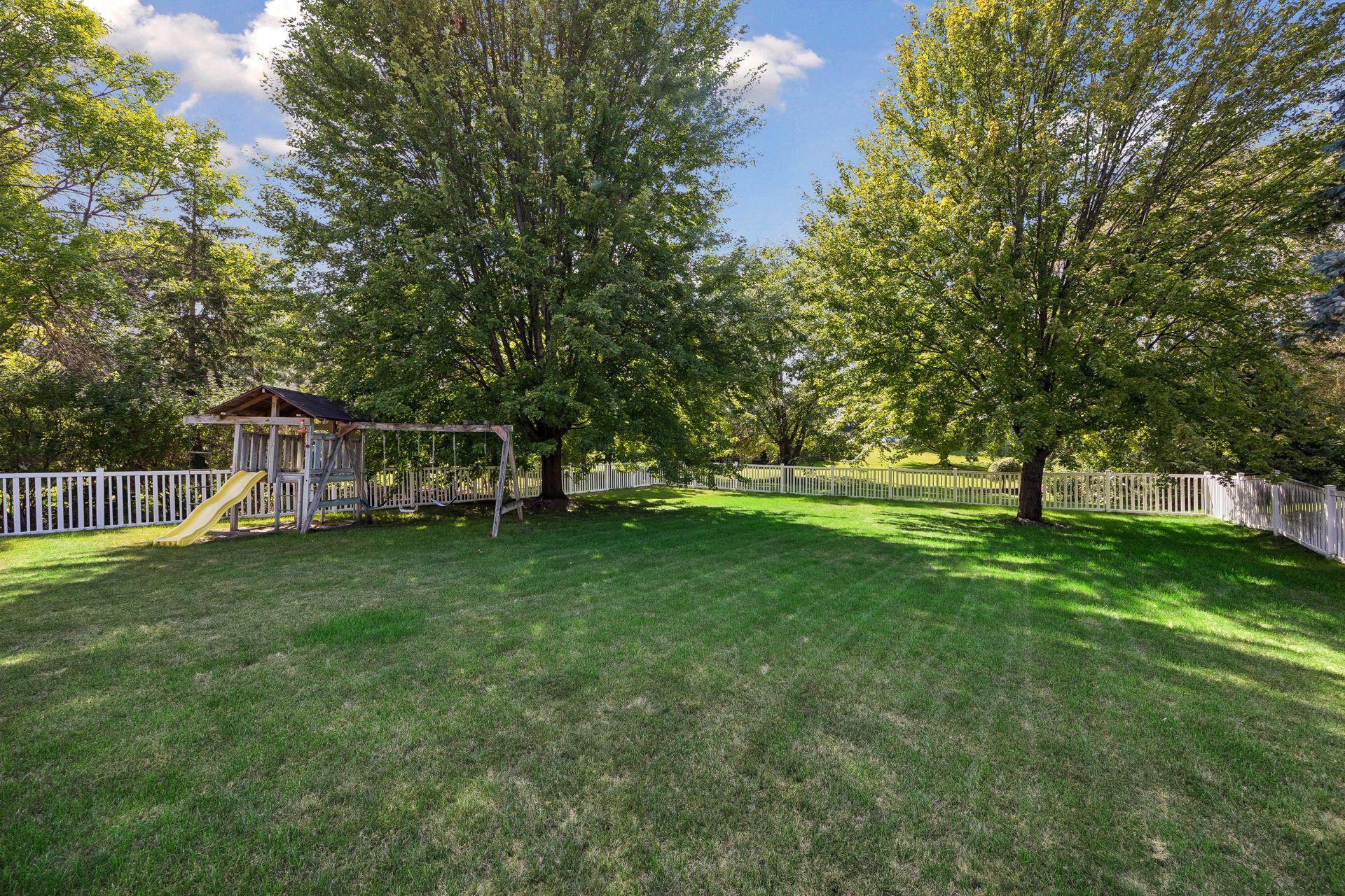 64th image of 3925 Urbandale Ln N, Minneapolis, MN 55446 | MLS# 7129160