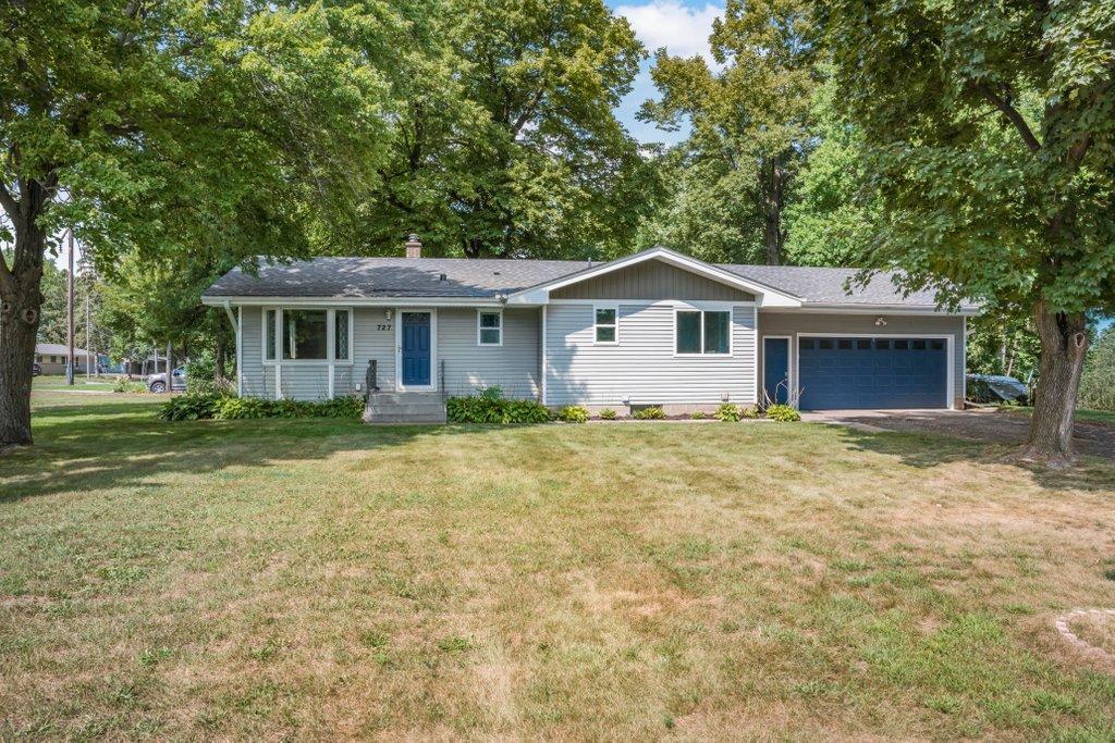 1st image of 727 Tanglewood Dr, Saint Paul, MN 55126 | MLS# 7129209