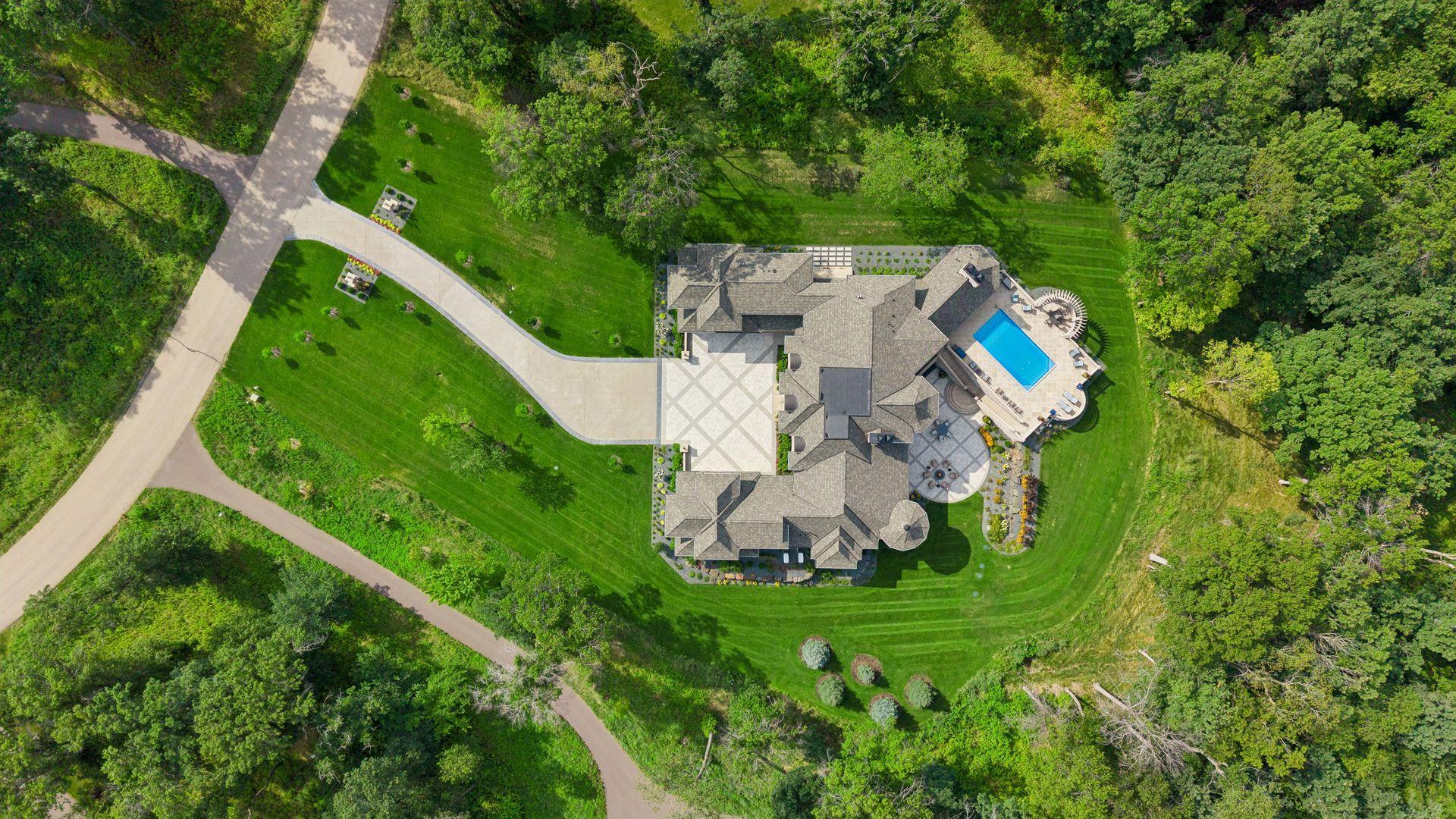 4th image of 14 Cherrywood Cir, North Oaks, MN 55127 | MLS# 7129253