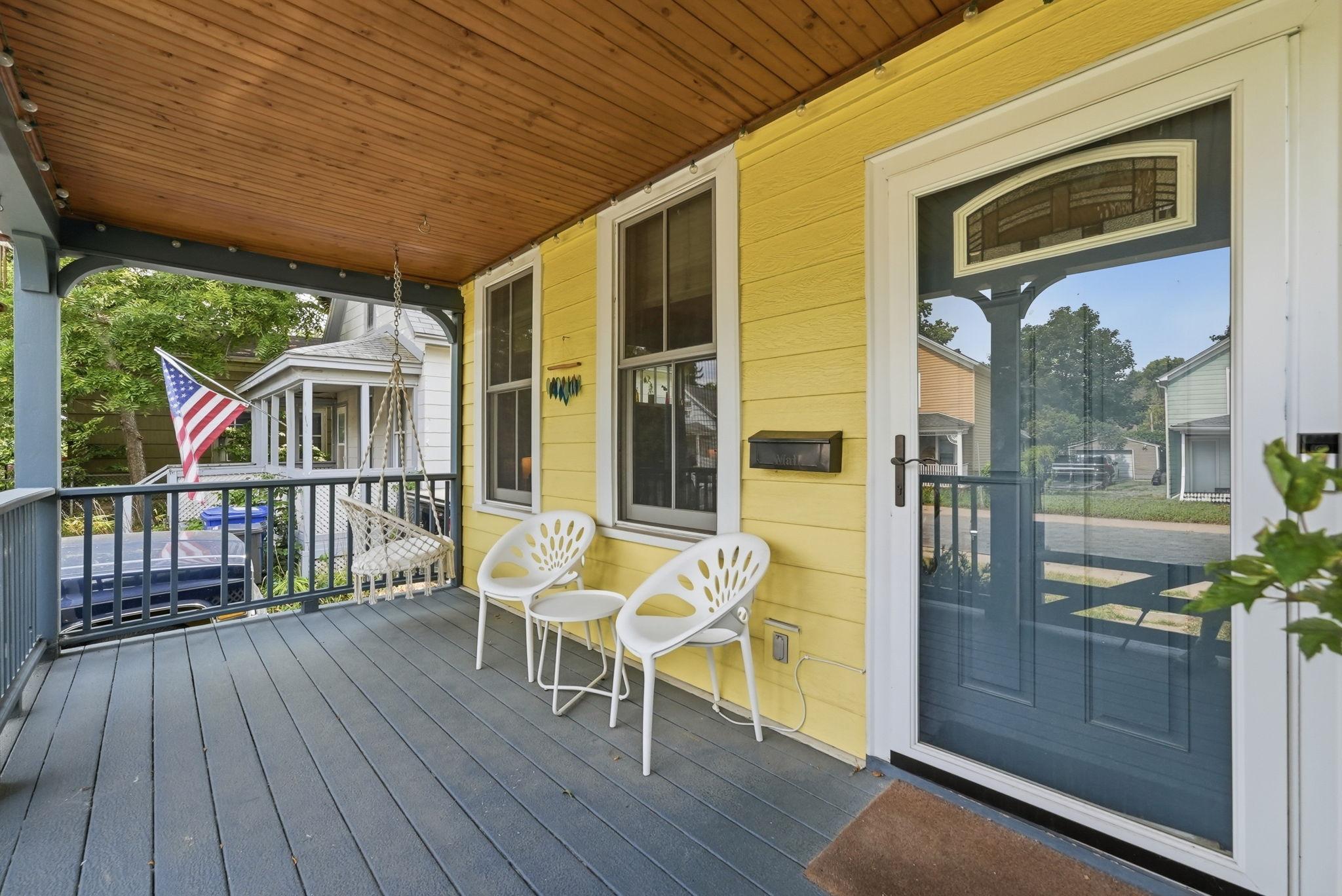 3rd image of 414 Banfil St, Saint Paul, MN 55102 | MLS# 7129269