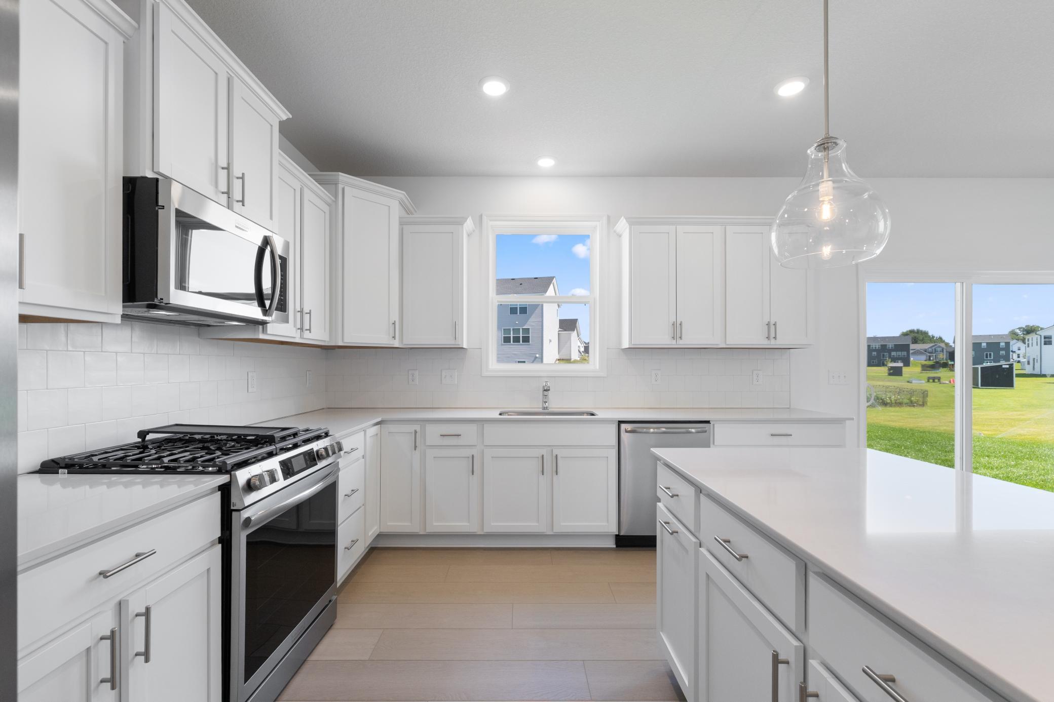 3rd image of 5072 Windlass Dr, Saint Paul, MN 55129 | MLS# 7129277