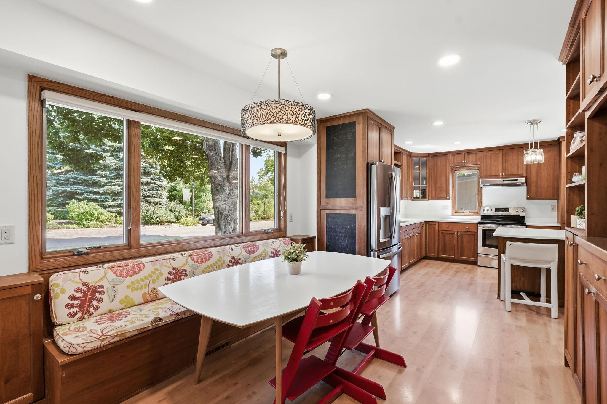 4th image of 29 Orme Ct, Saint Paul, MN 55116 | MLS# 7129279