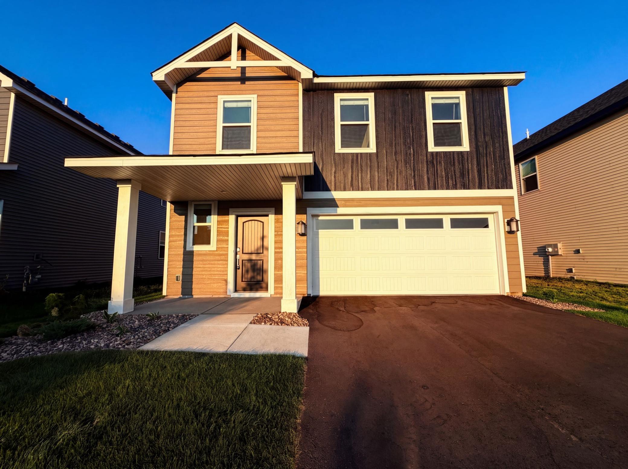 1st image of 10773 Hemingway Ave S, Cottage Grove, MN 55016 | MLS# 7129301