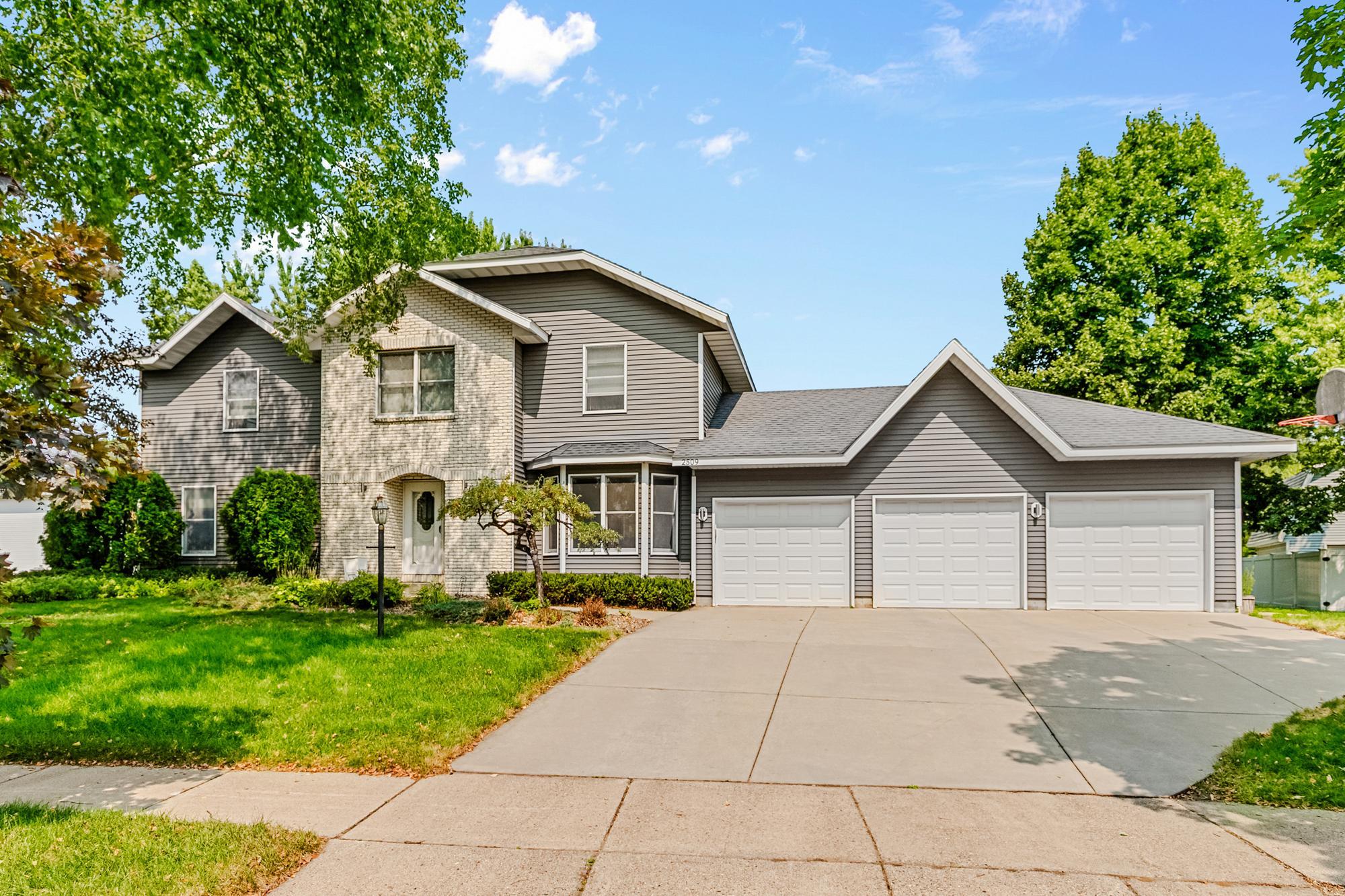 2nd image of 2509 Colony Dr, Saint Cloud, MN 56303 | MLS# 7129339