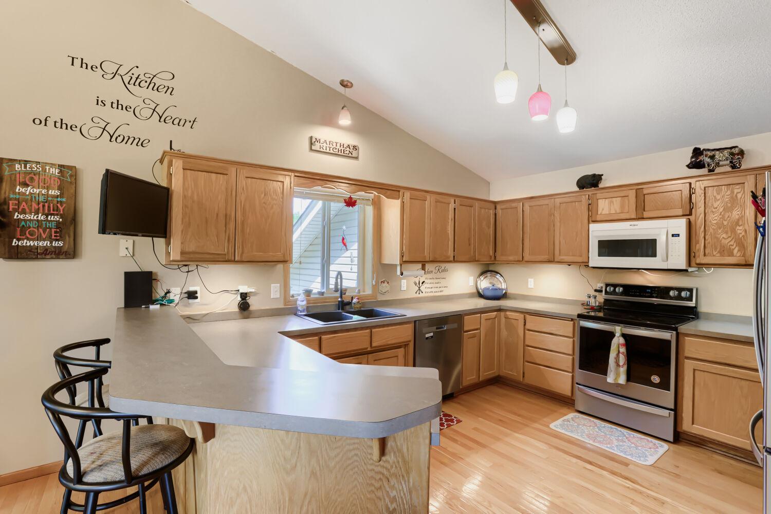 4th image of 7944 Highland Dr, Circle Pines, MN 55014 | MLS# 7129385