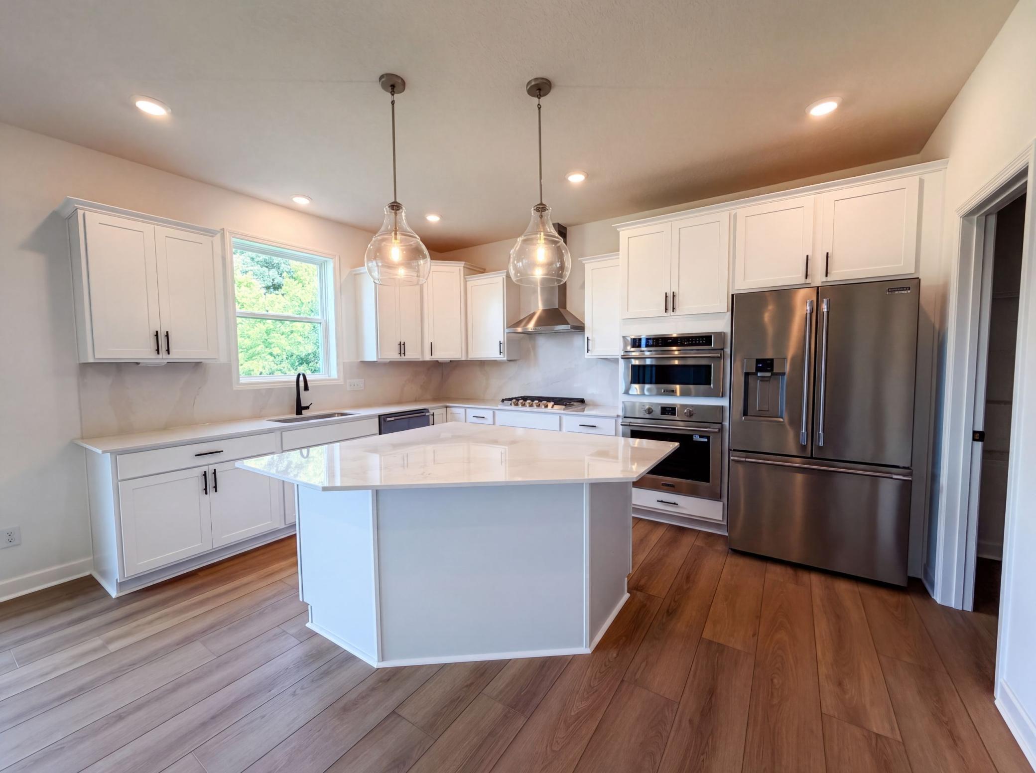 2nd image of 843 Londonderry Ln Nw, Rochester, MN 55901 | MLS# 7129389