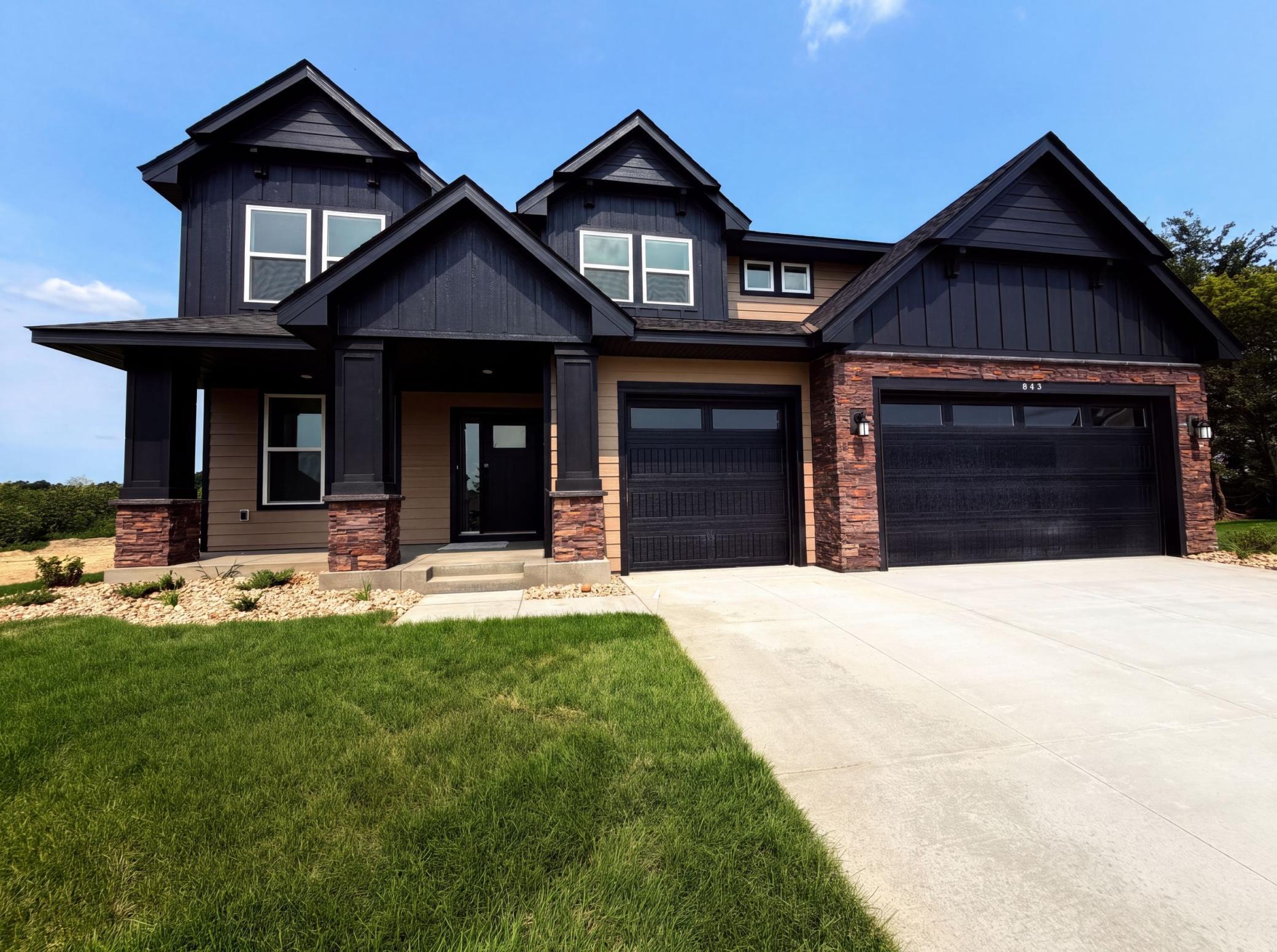 1st image of 843 Londonderry Ln Nw, Rochester, MN 55901 | MLS# 7129389