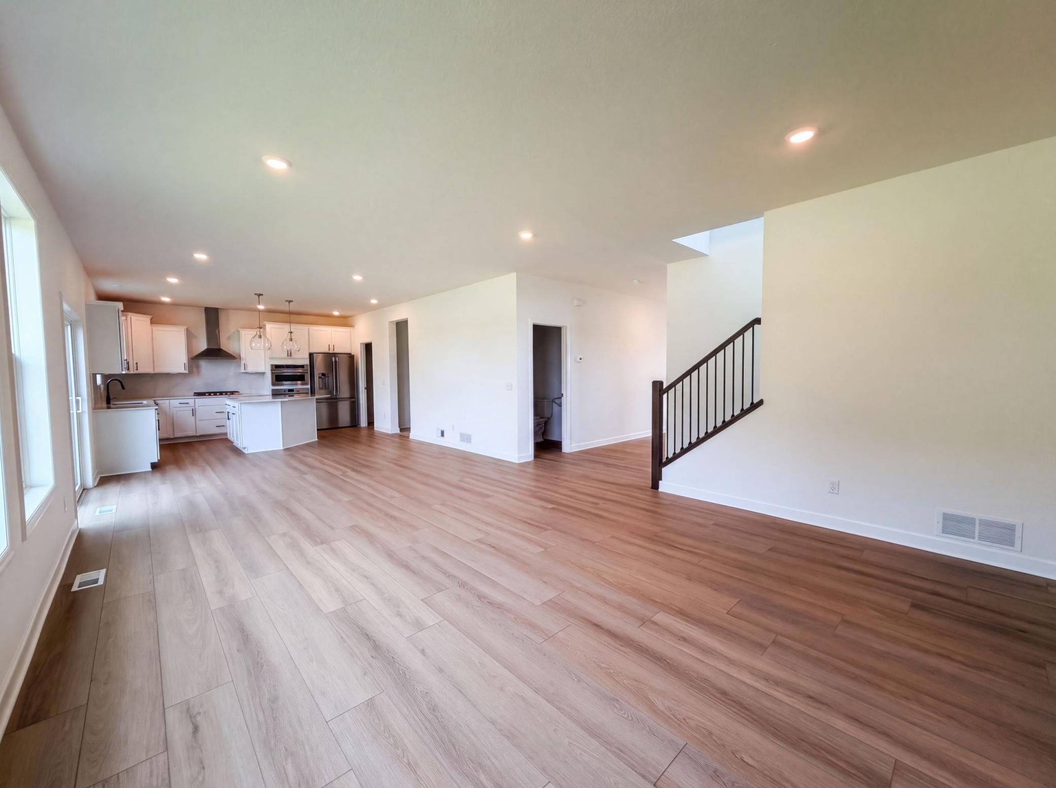 3rd image of 843 Londonderry Ln Nw, Rochester, MN 55901 | MLS# 7129389