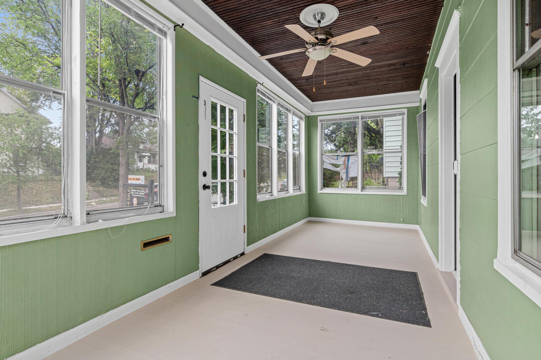 3rd image of 1070 Minnehaha Ave E, Saint Paul, MN 55106 | MLS# 7129393