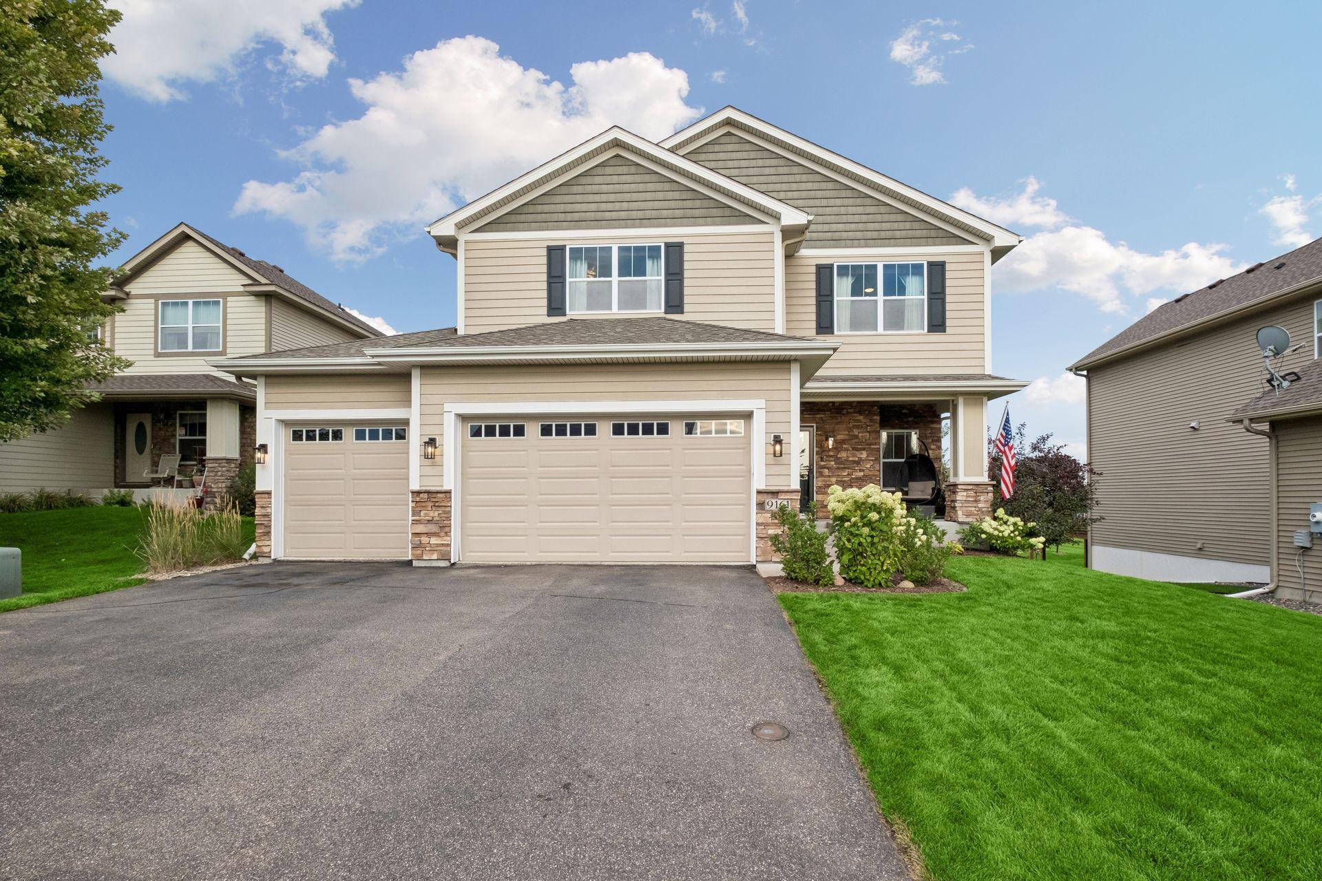 3rd image of 9161 River Rock Dr N, Chanhassen, MN 55317 | MLS# 7129398