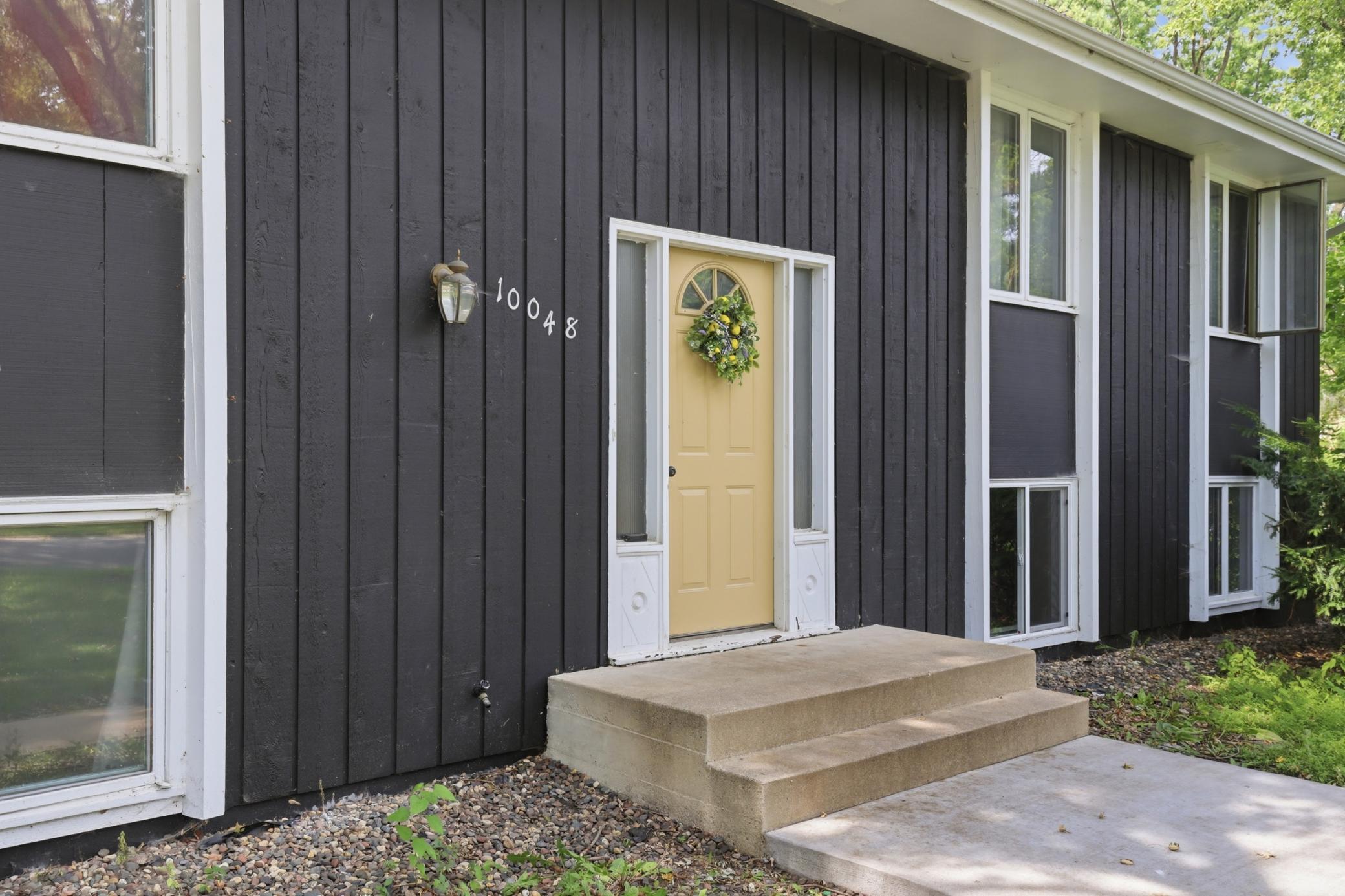 2nd image of 10048 Upton Rd, Minneapolis, MN 55431 | MLS# 7129519