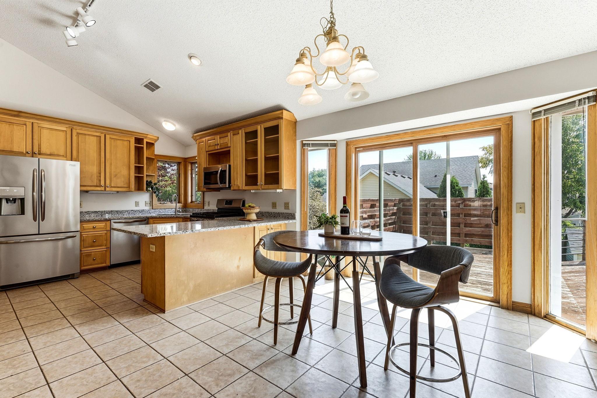 3rd image of 8843 Blackoaks Ln N, Maple Grove, MN 55311 | MLS# 7129529