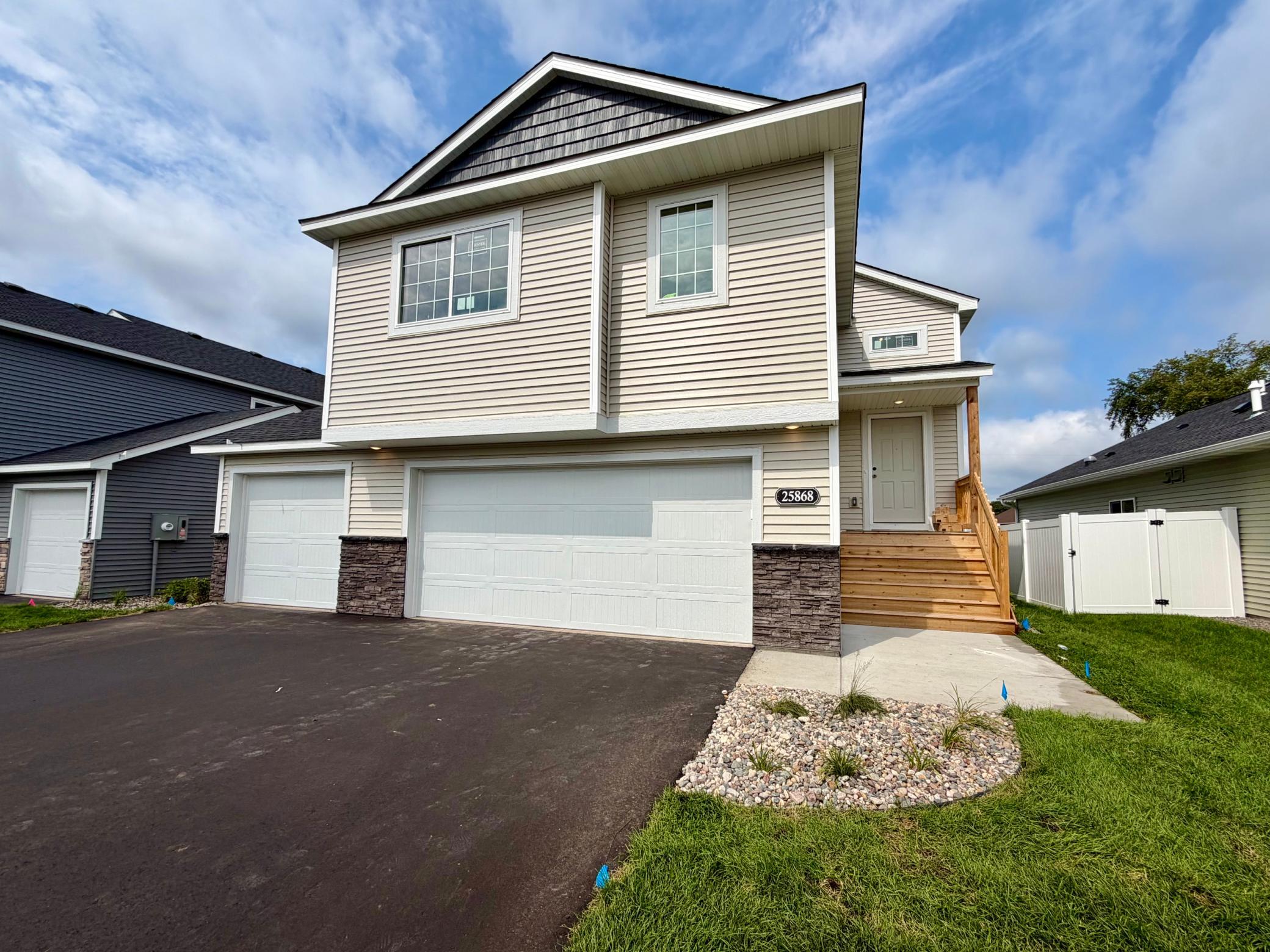 1st image of 25868 Emerson Ct, Wyoming, MN 55092 | MLS# 7129535