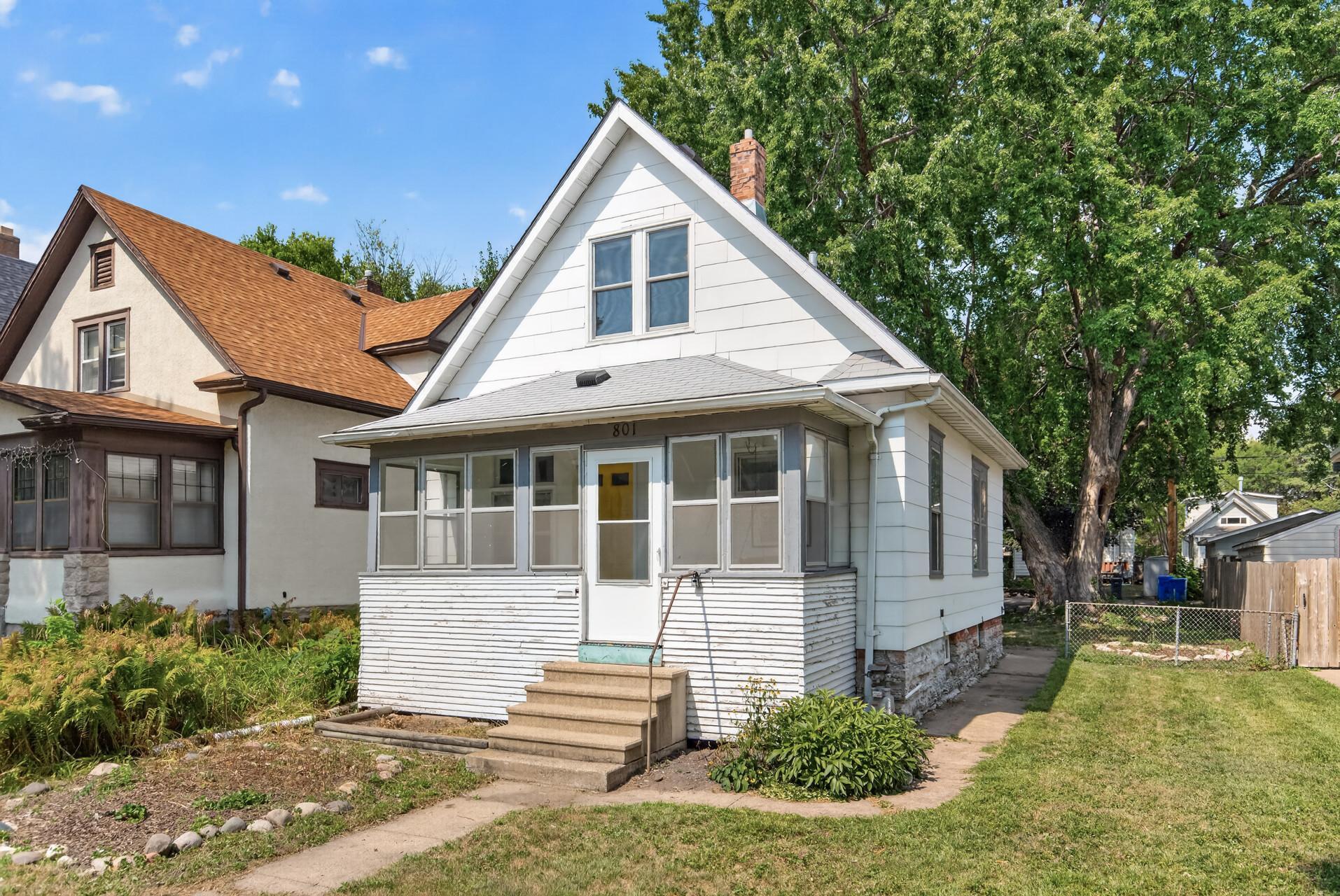 2nd image of 801 Armstrong Ave, Saint Paul, MN 55102 | MLS# 7129652