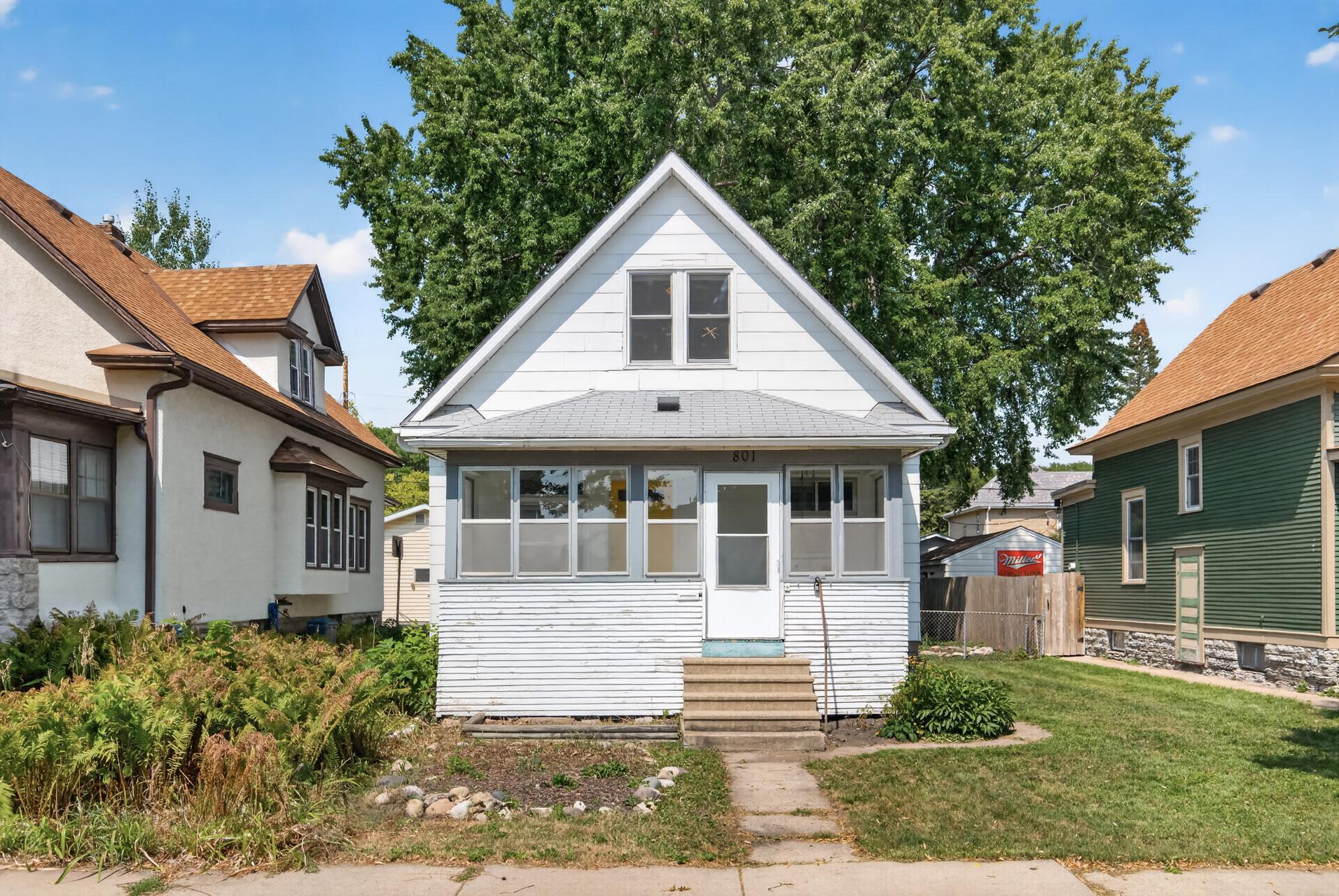 3rd image of 801 Armstrong Ave, Saint Paul, MN 55102 | MLS# 7129652