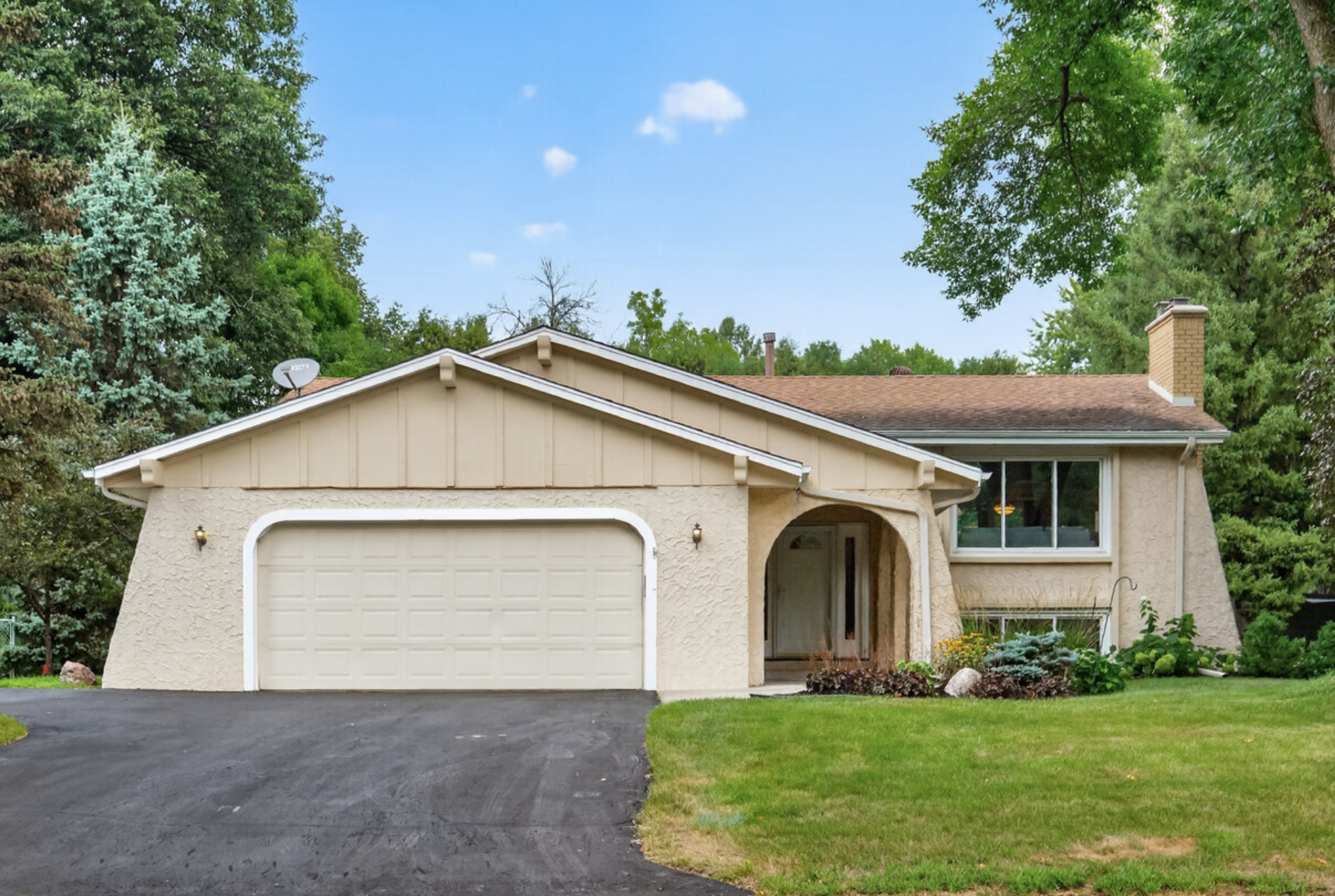 1st image of 18420 33rd Ave N, Minneapolis, MN 55447 | MLS# 7129686