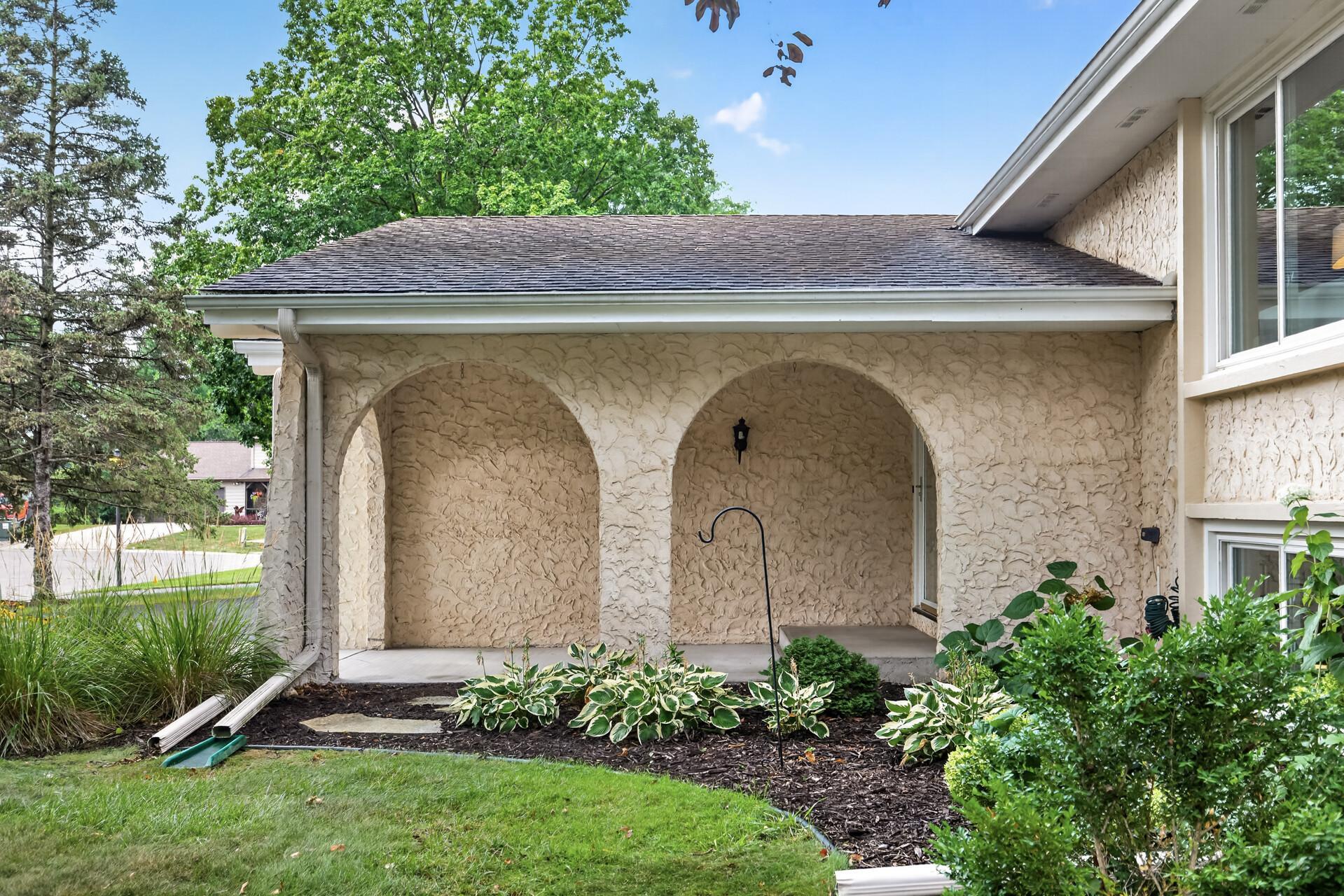 4th image of 18420 33Rd Ave N, Minneapolis, MN 55447 | MLS# 7129686