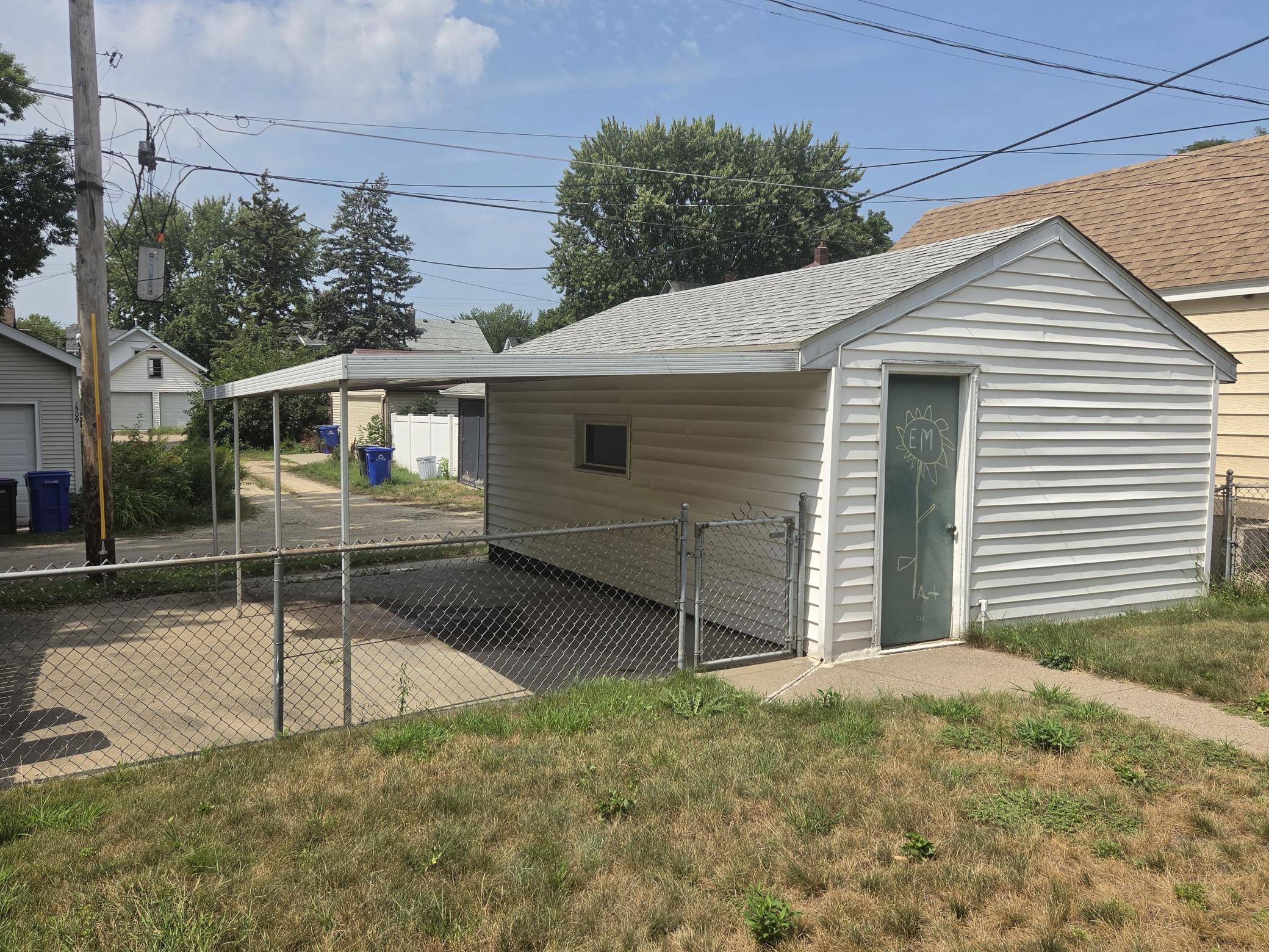 2nd image of 645 Simpson St, Saint Paul, MN 55104 | MLS# 7129724