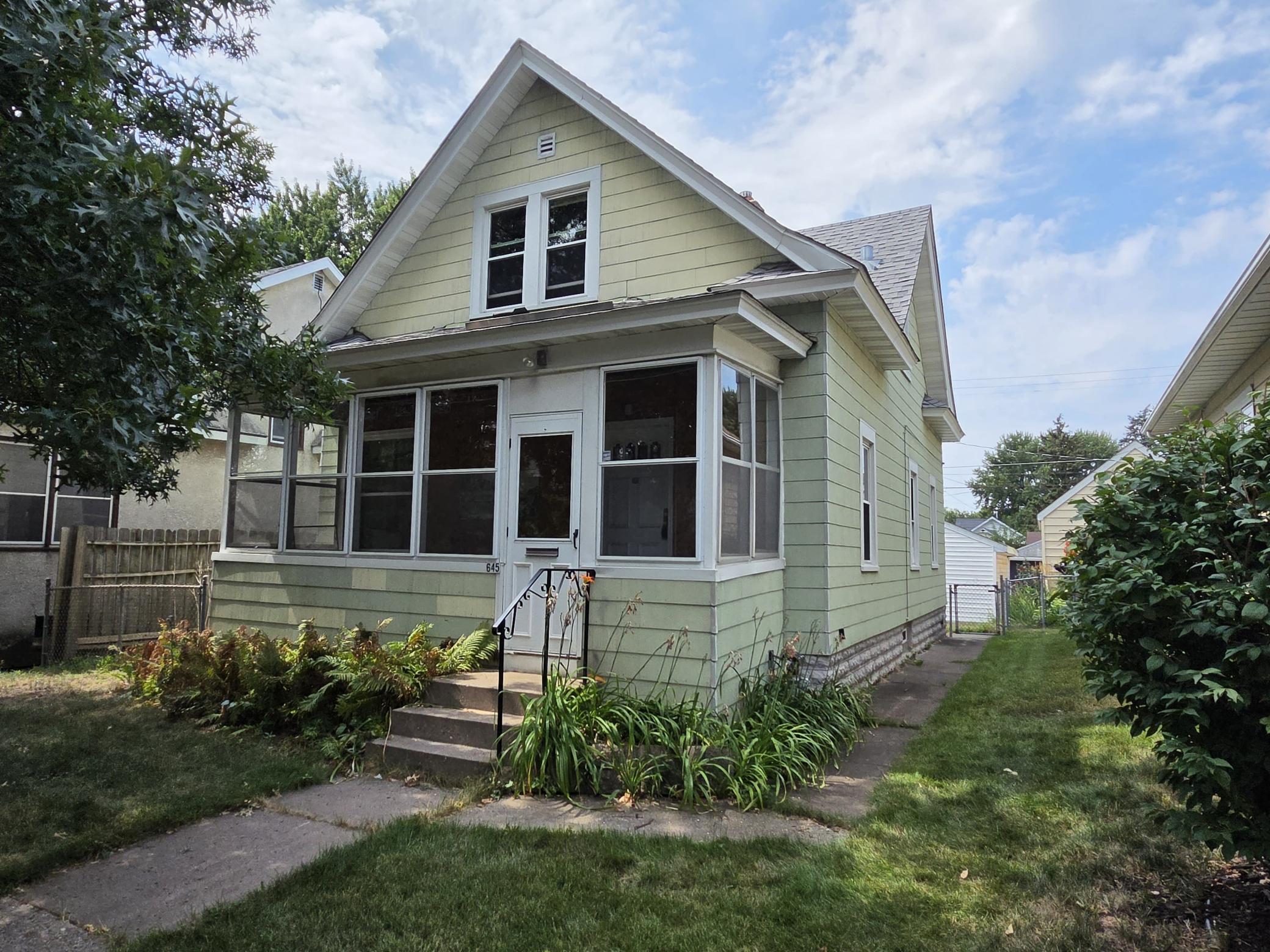 1st image of 645 Simpson St, Saint Paul, MN 55104 | MLS# 7129724