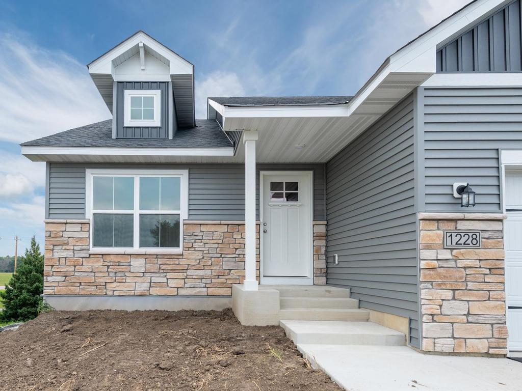 3rd image of 1228 Olivia St Se, New Prague, MN 56071 | MLS# 7129745