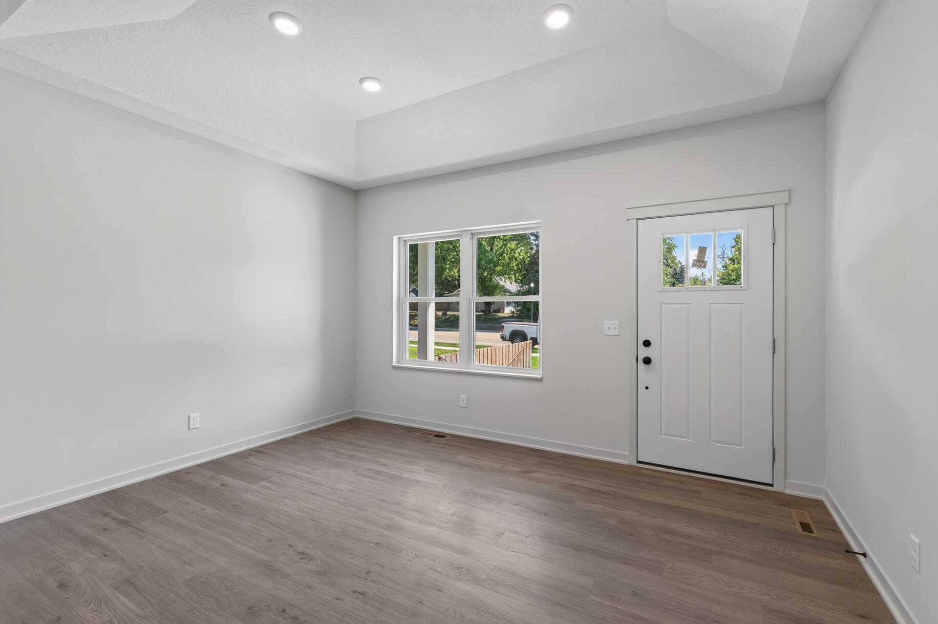 3rd image of 2357 7Th Ave E, Saint Paul, MN 55109 | MLS# 7129779