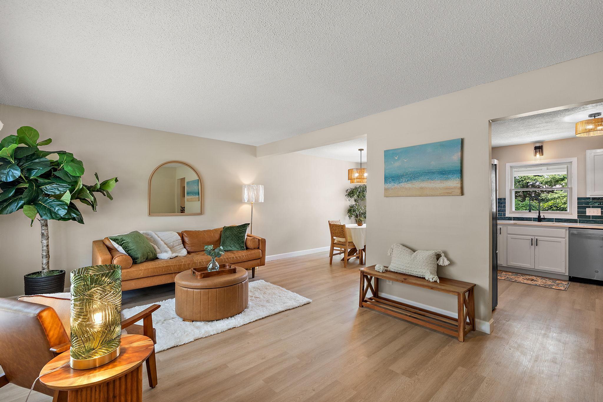 2nd image of 1694 Hinton Trl N, Saint Paul, MN 55128 | MLS# 7129790