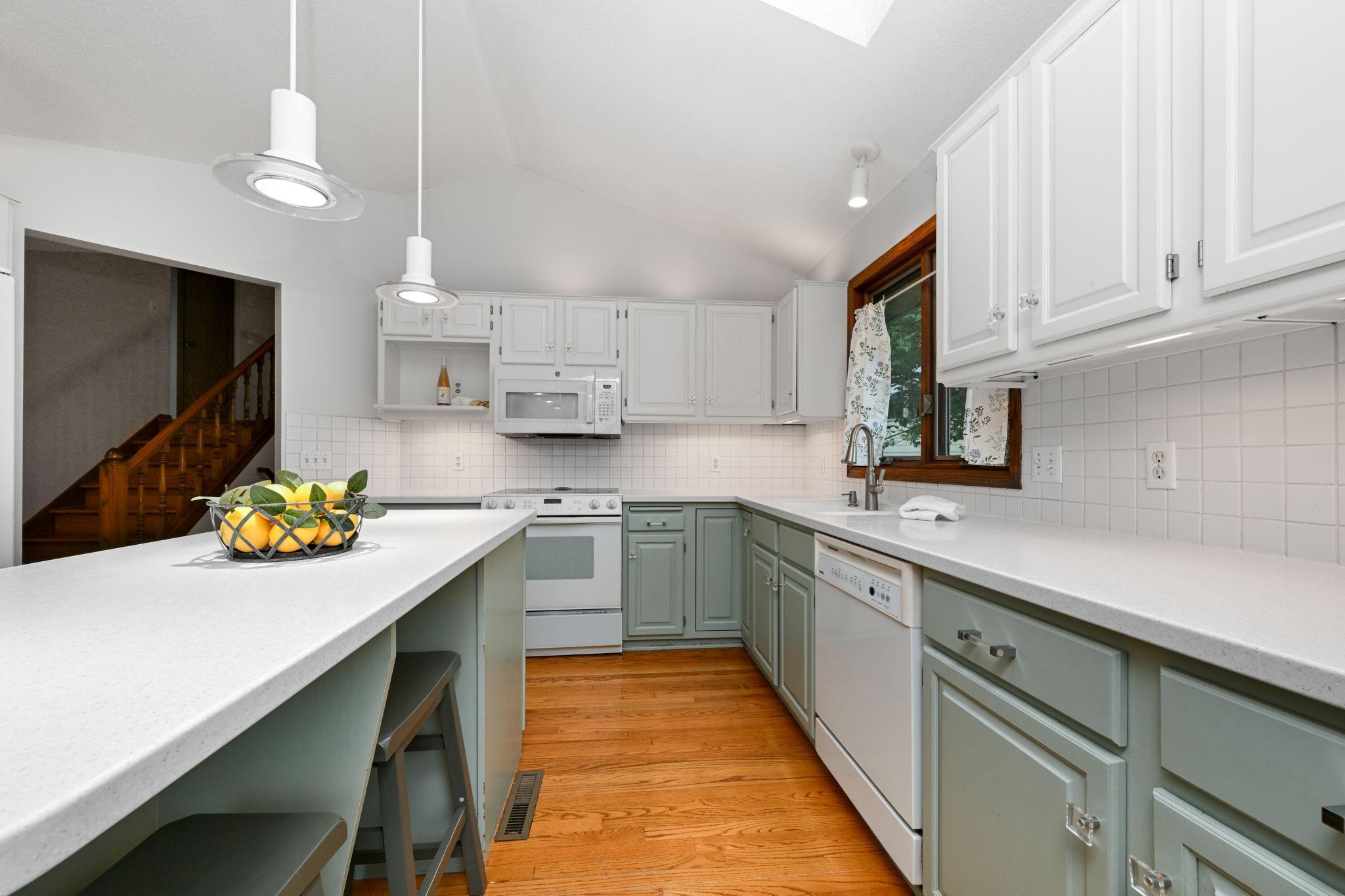 2nd image of 14624 Hanover Ln, Apple Valley, MN 55124 | MLS# 7129860