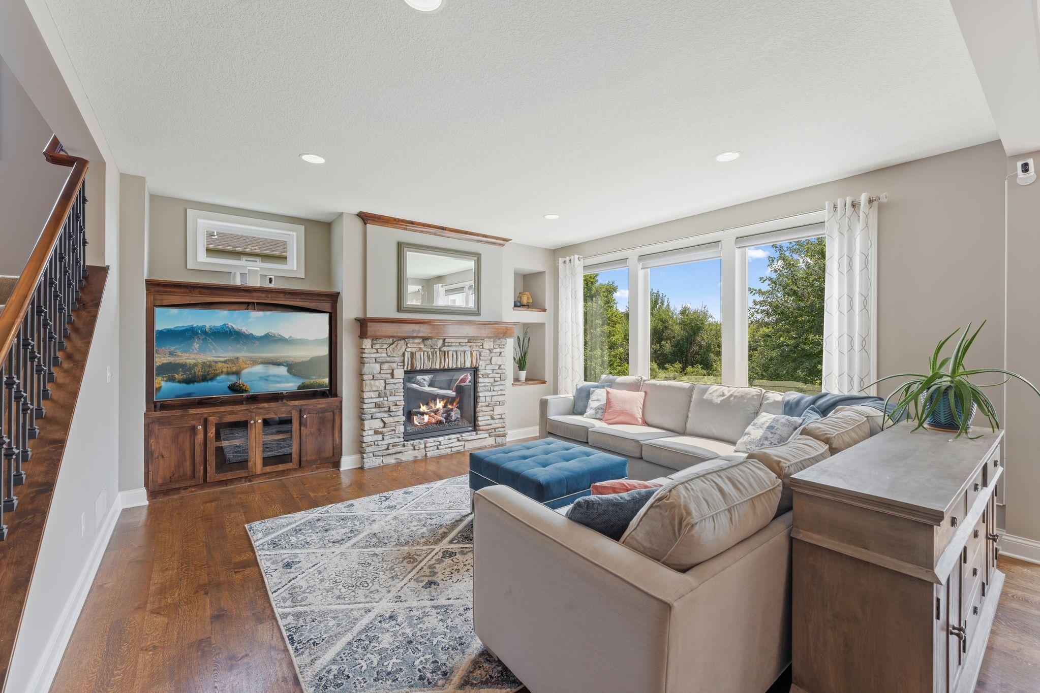 3rd image of 10 Crescent Ln, Saint Paul, MN 55127 | MLS# 7130034