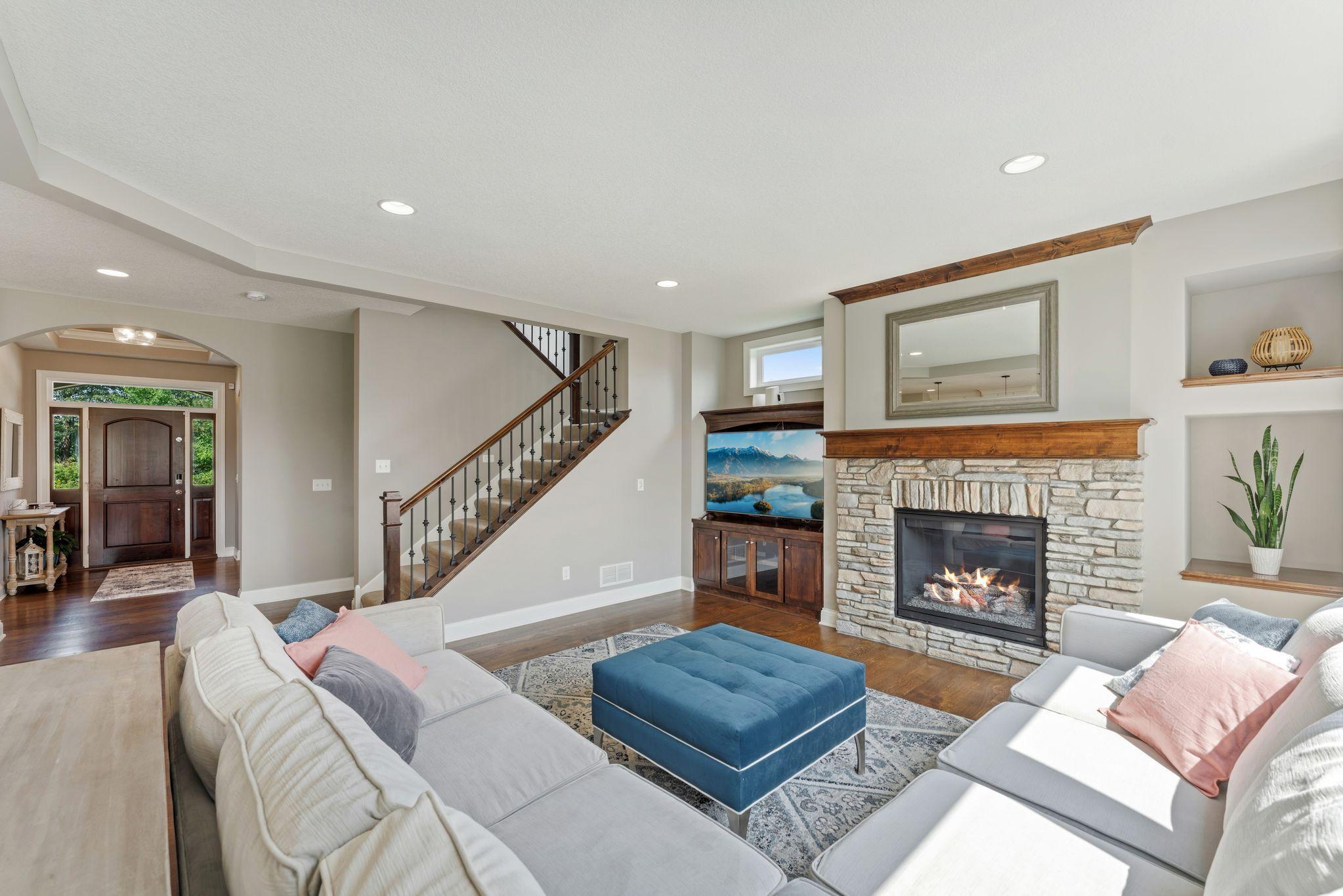 5th image of 10 Crescent Ln, Saint Paul, MN 55127 | MLS# 7130034