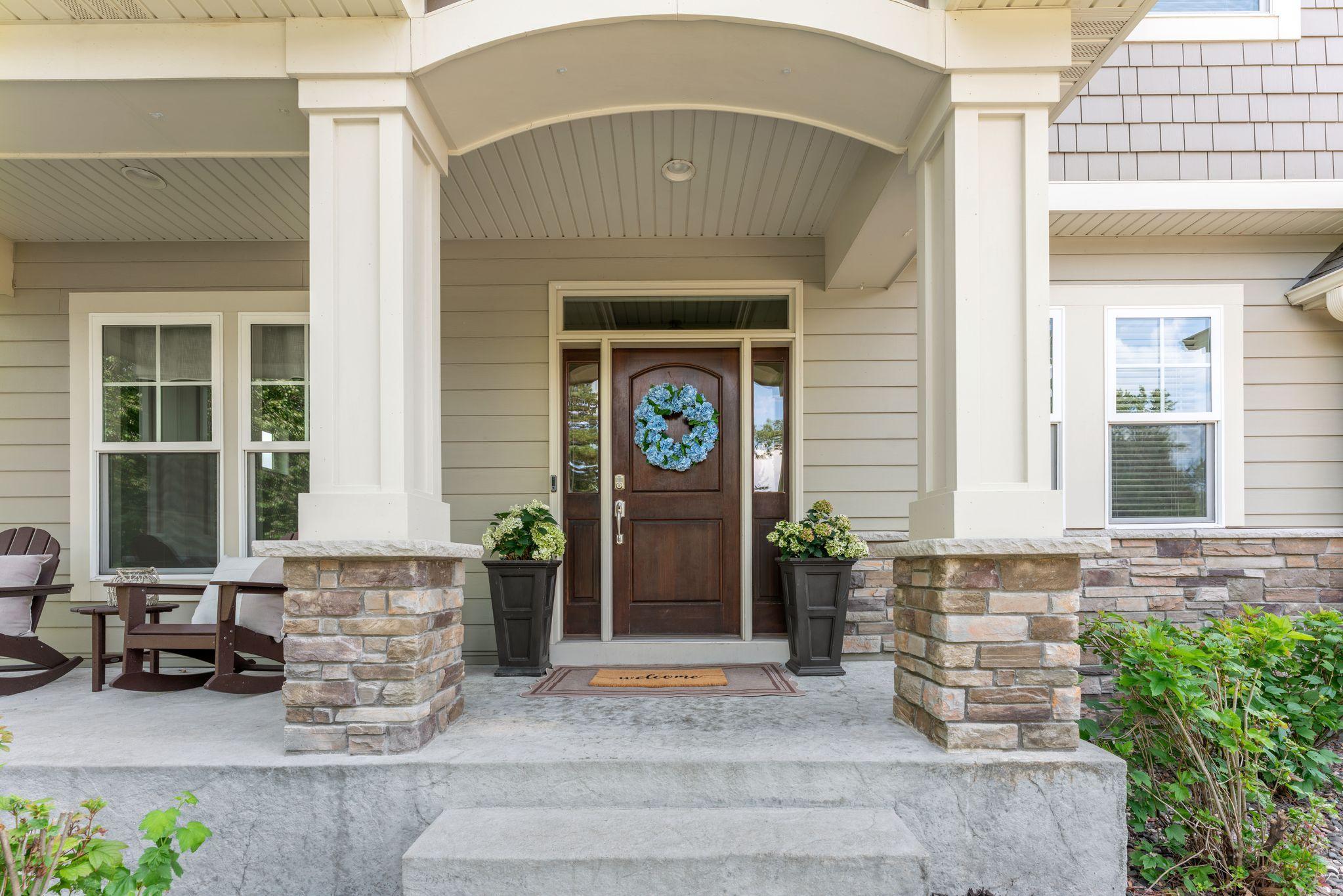 2nd image of 10 Crescent Ln, Saint Paul, MN 55127 | MLS# 7130034