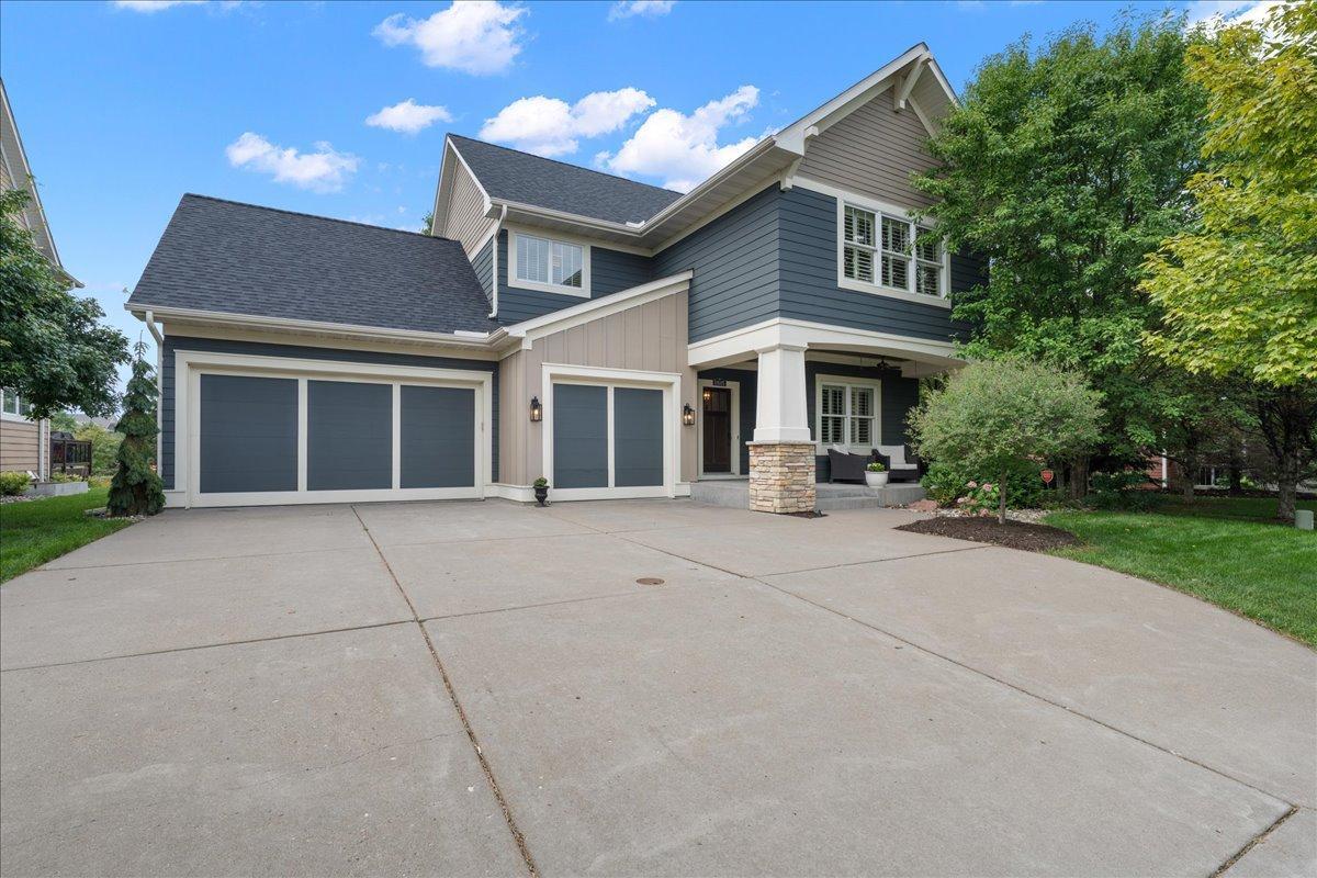1st image of 11605 Ivywood Trl, Saint Paul, MN 55129 | MLS# 7130071