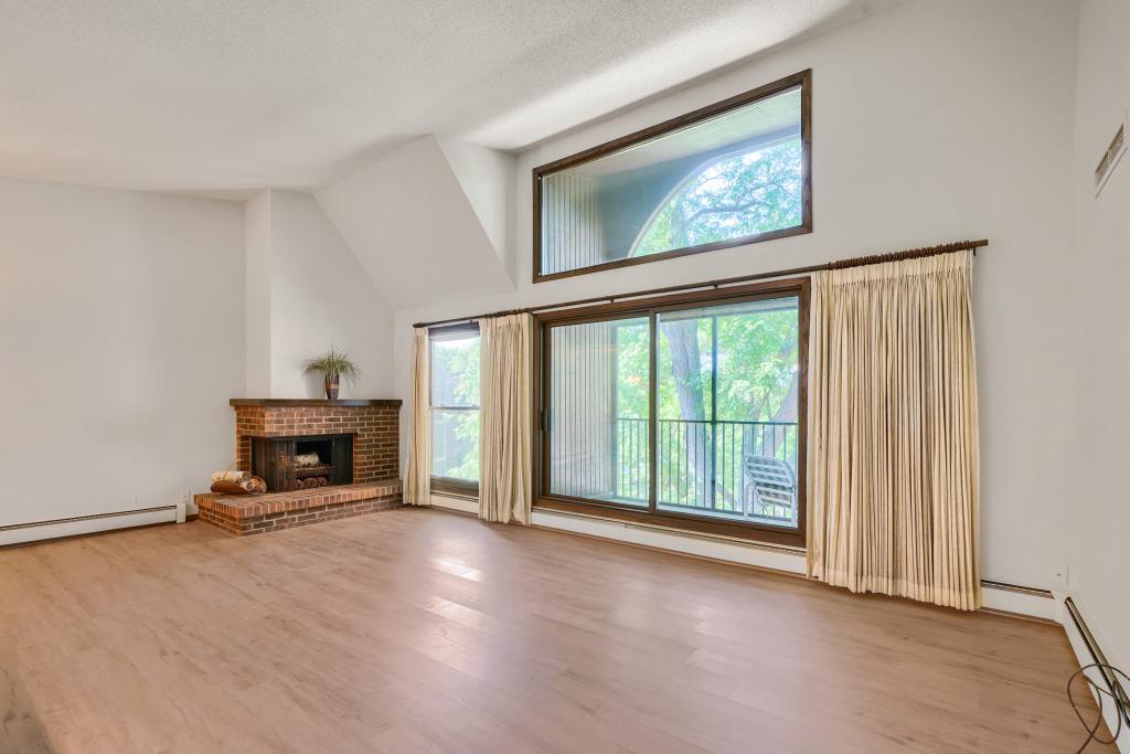 3rd image of 9600 Portland Ave S #317, Bloomington, MN 55420 | MLS# 7130086
