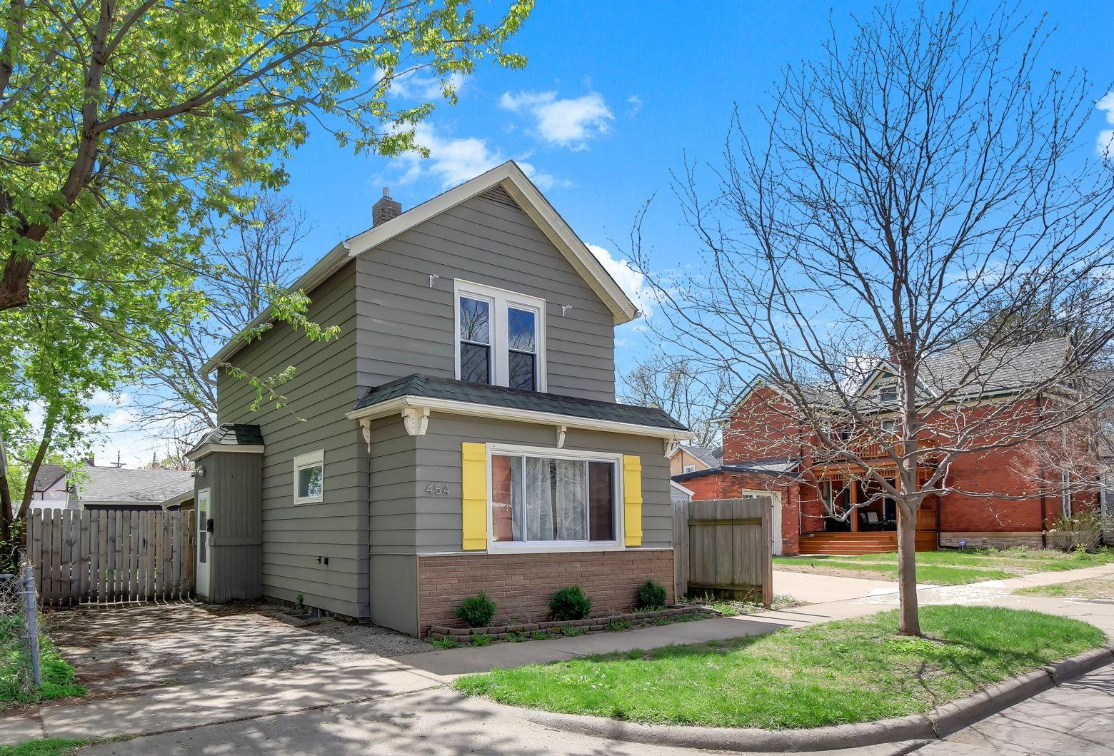 1st image of 454 Michigan St, Saint Paul, MN 55102 | MLS# 7130094