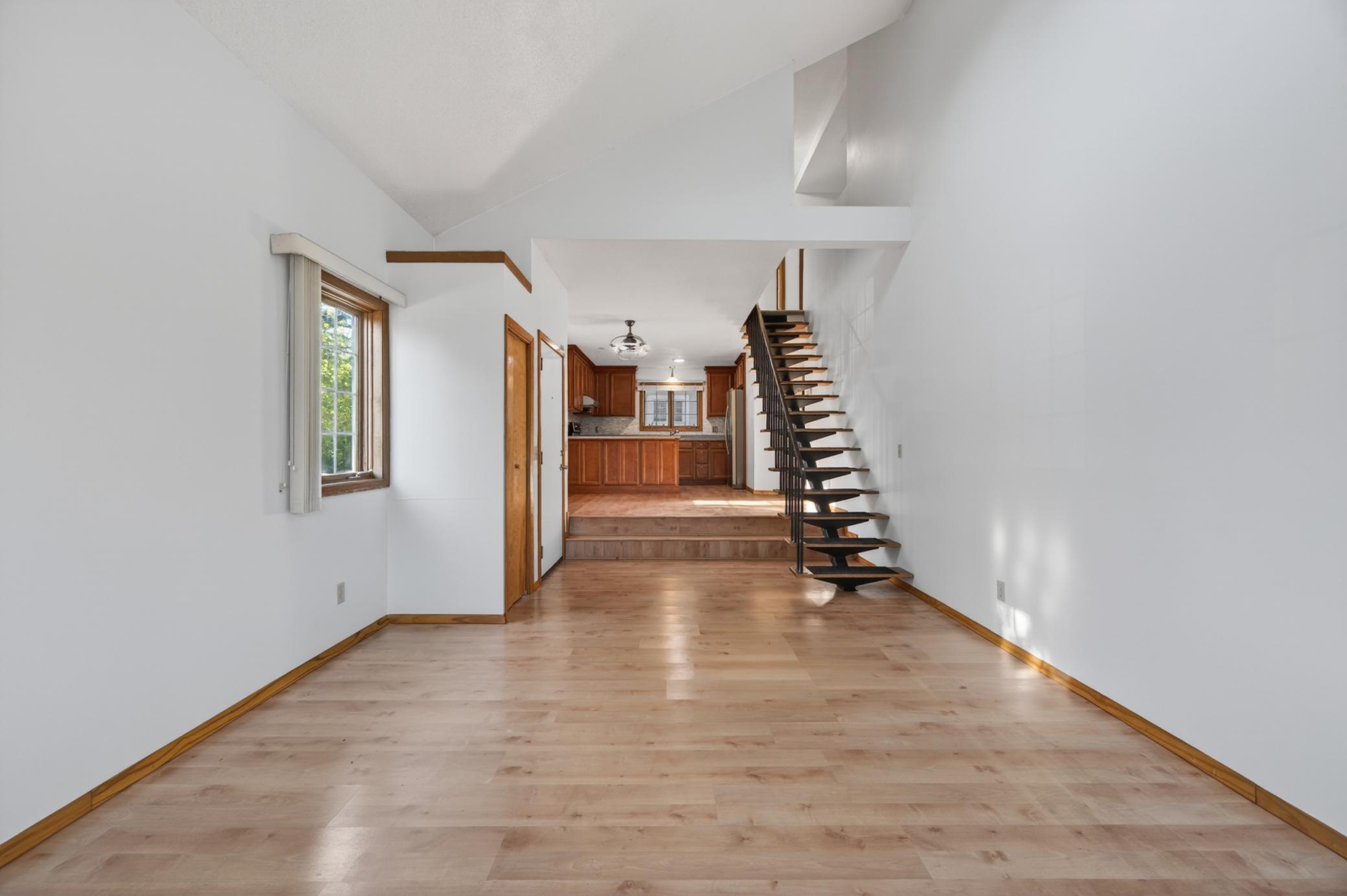 5th image of 2023 Parkside Dr, Saint Paul, MN 55119 | MLS# 7130159